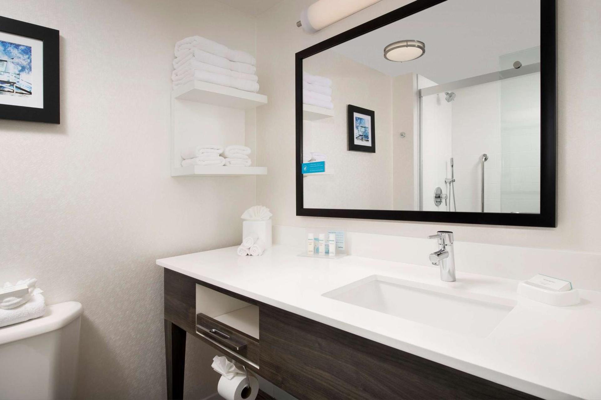 Hampton Inn & Suites Anaheim Garden Grove photo 22