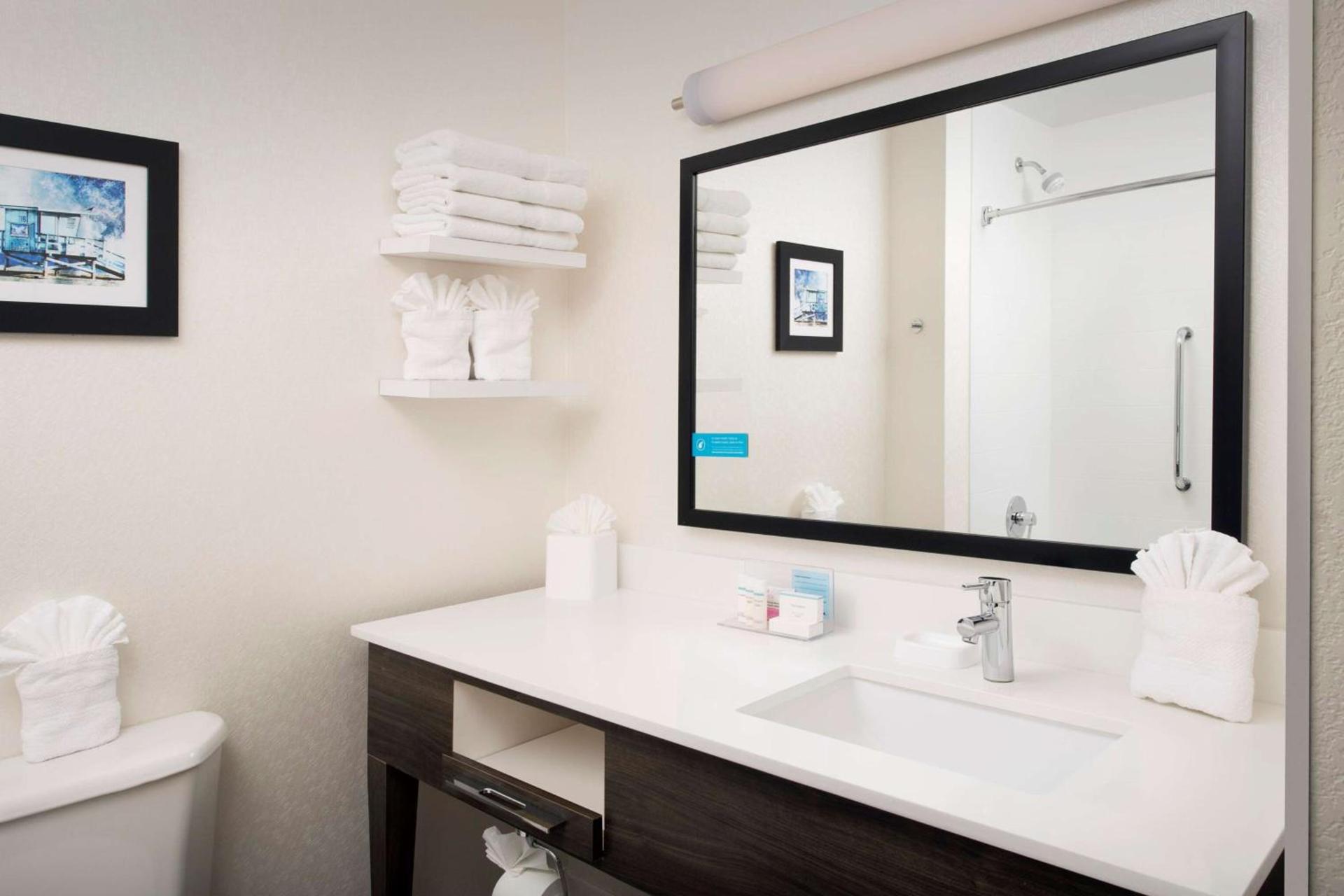 Hampton Inn & Suites Anaheim Garden Grove photo 23