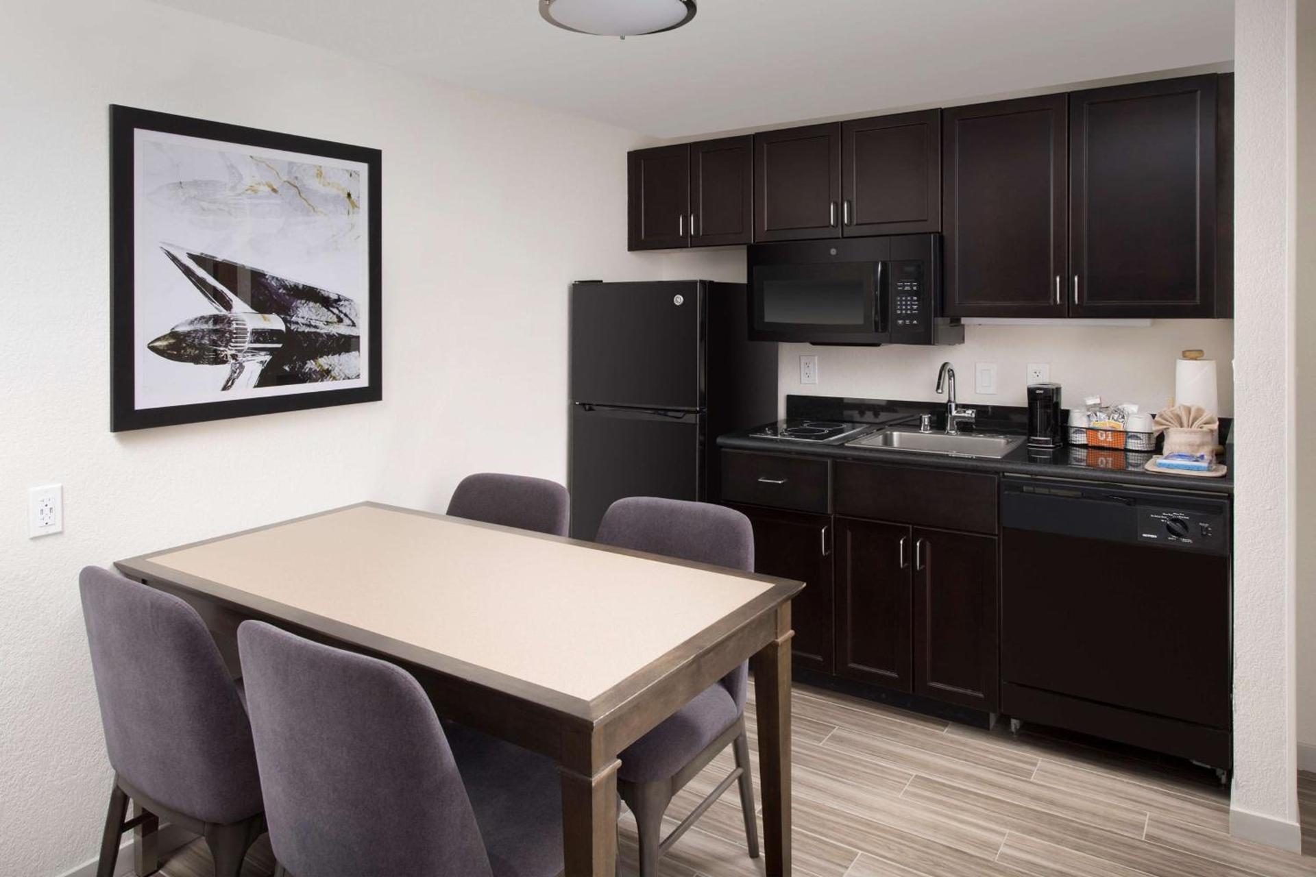 Hampton Inn & Suites Anaheim Garden Grove photo 35