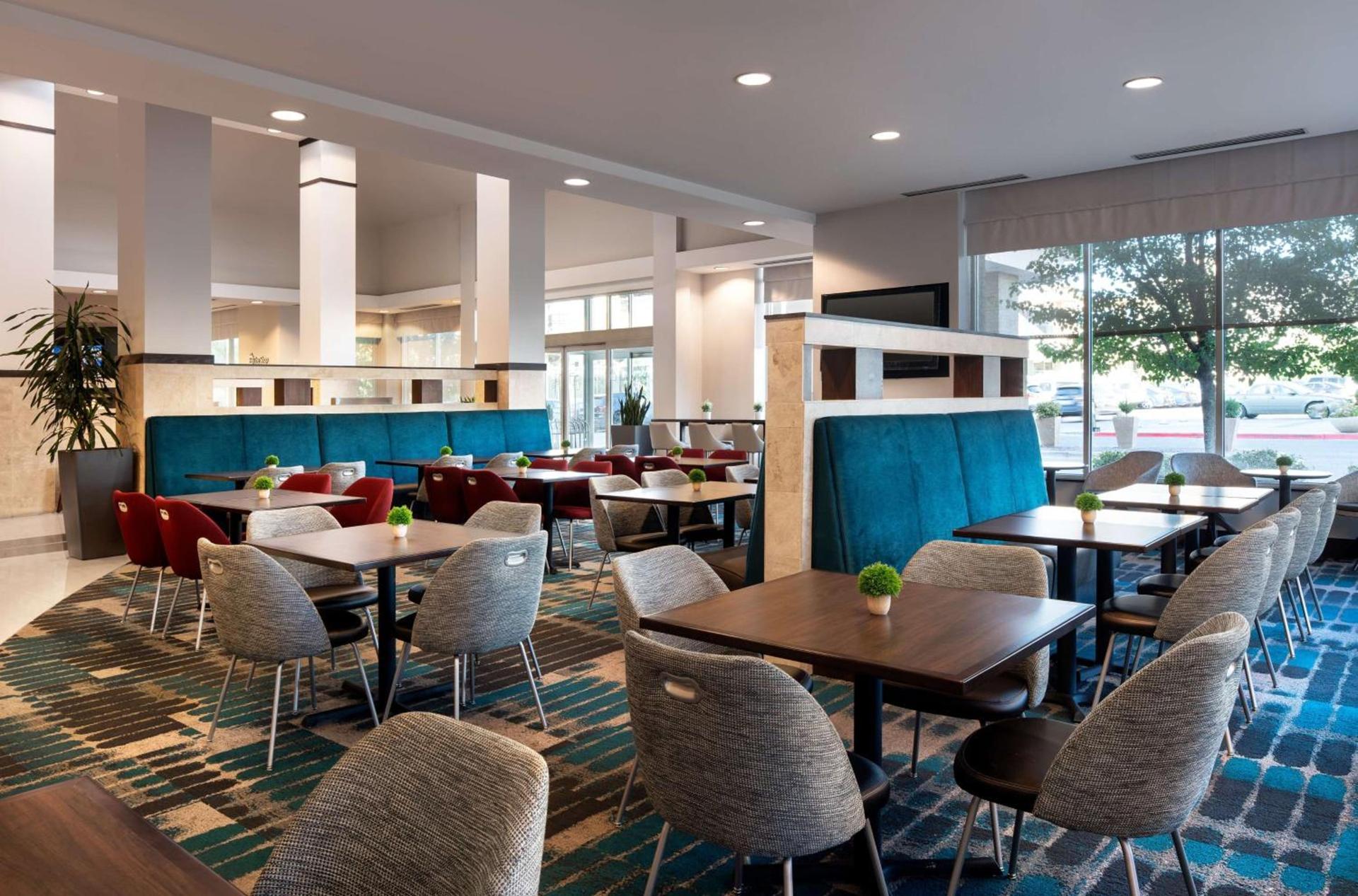 Hilton Garden Inn Denver/Cherry Creek photo 15