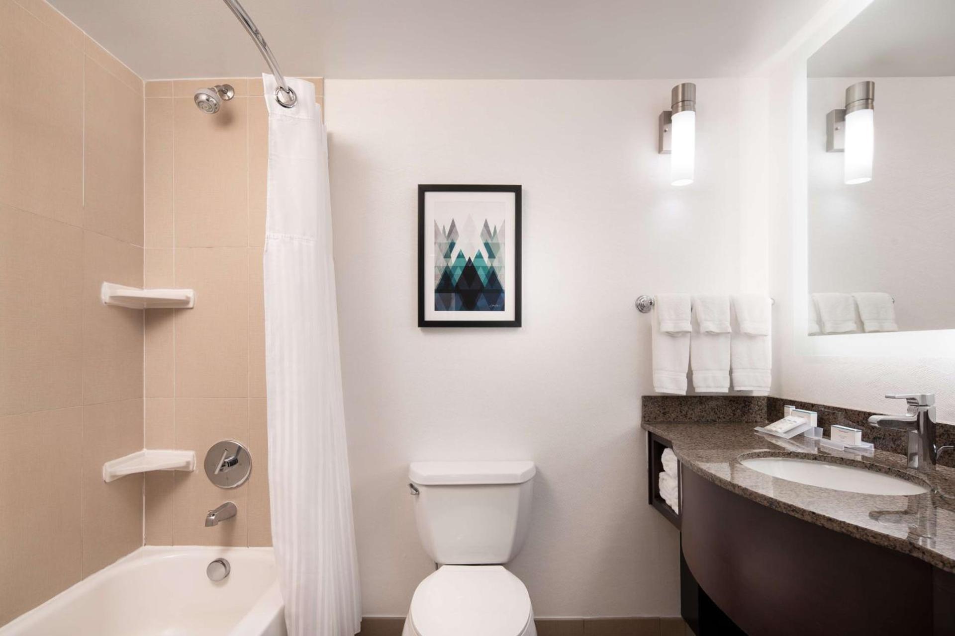 Hilton Garden Inn Denver/Cherry Creek photo 25
