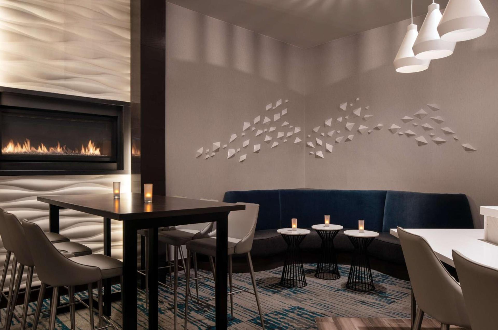 Hilton Garden Inn Denver/Cherry Creek photo 43
