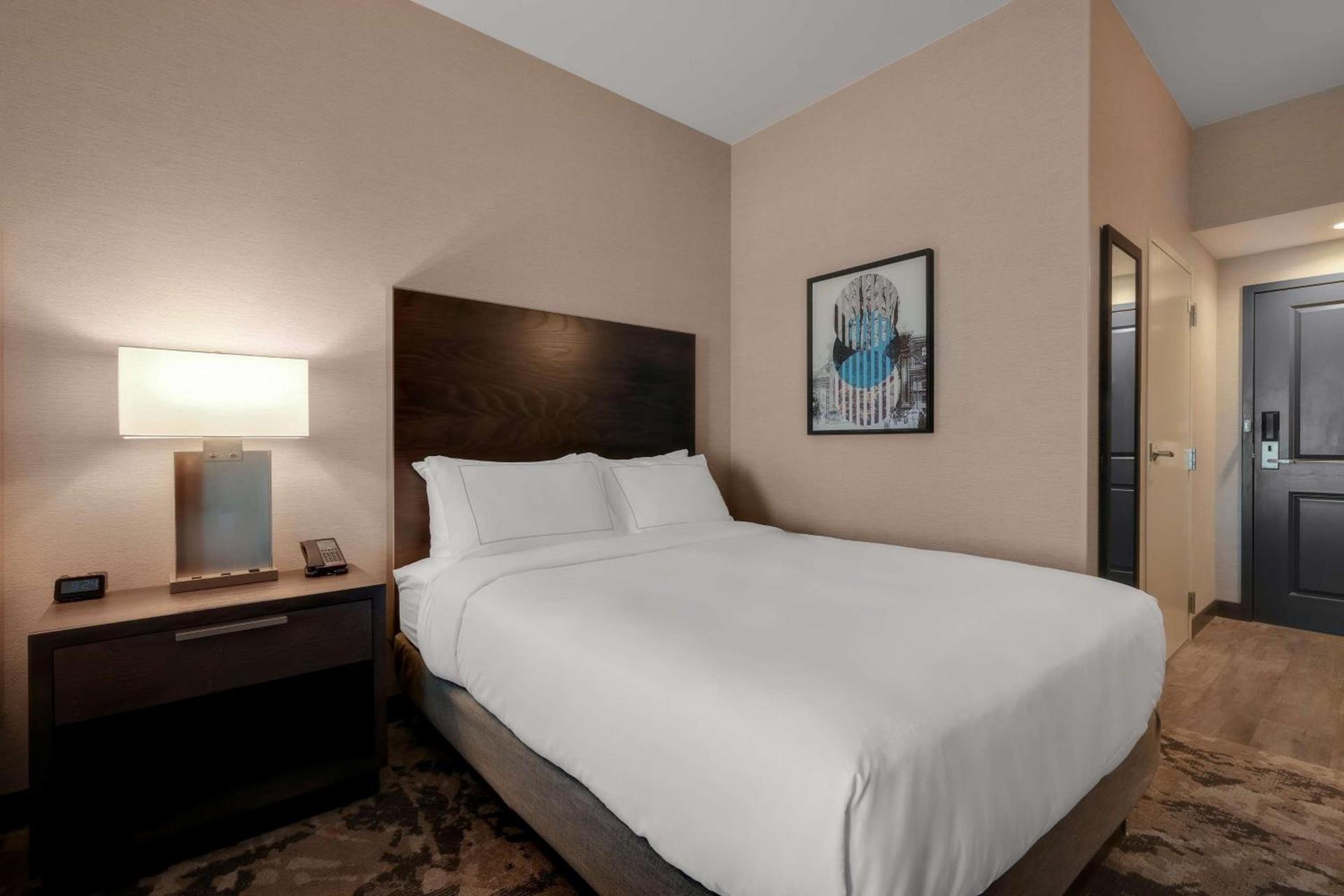 DoubleTree by Hilton Denver International Airport, CO photo 10