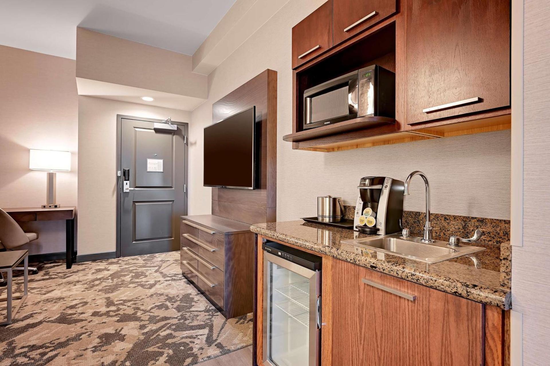 DoubleTree by Hilton Denver International Airport, CO photo 12