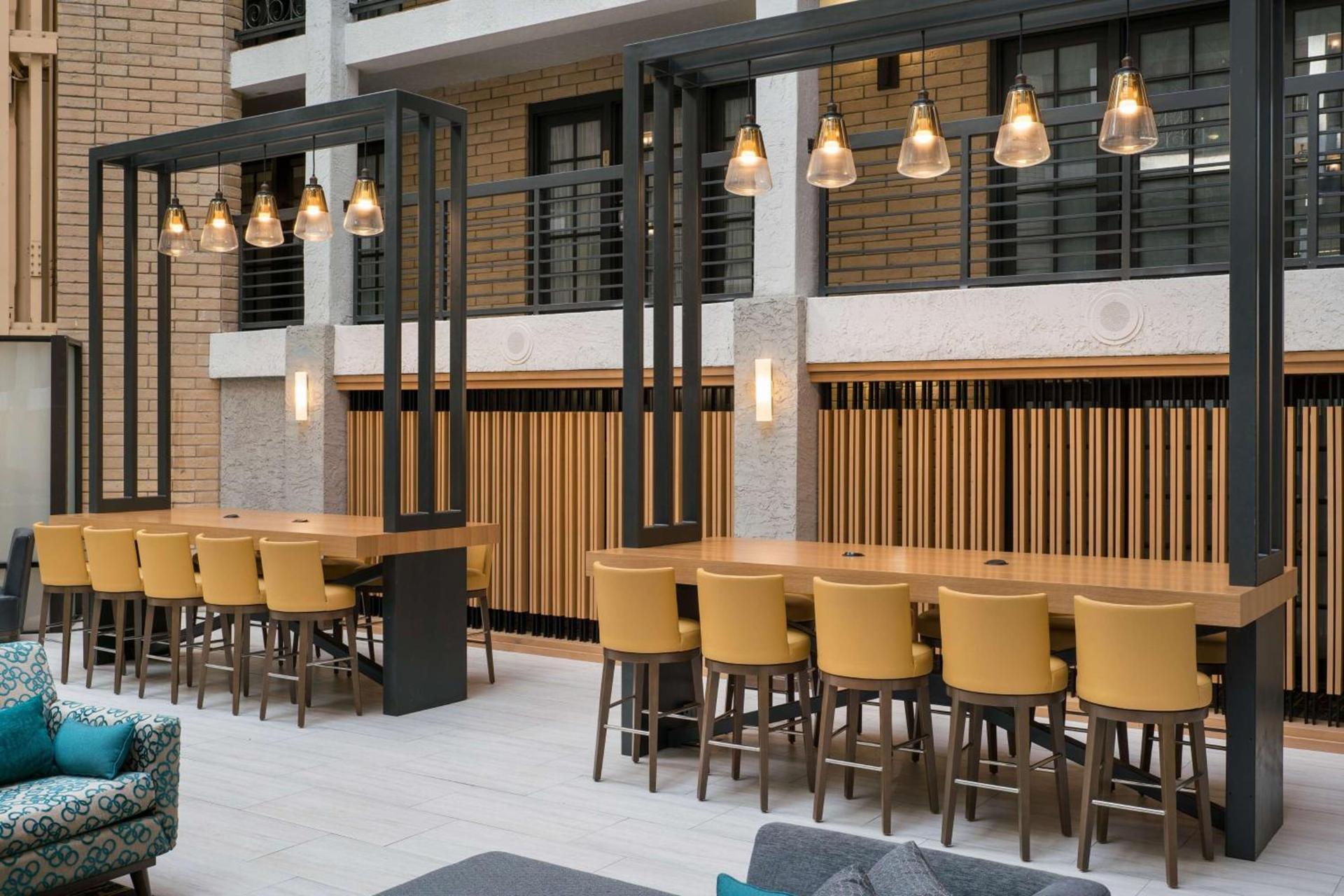 Embassy Suites by Hilton Austin Central photo 5