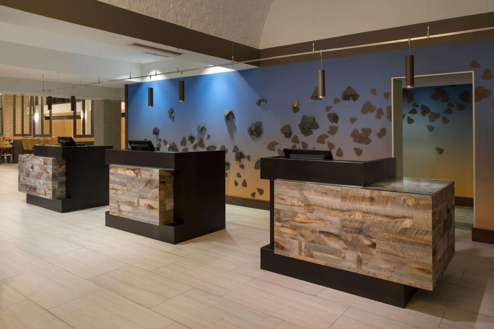 Embassy Suites by Hilton Austin Central photo 6