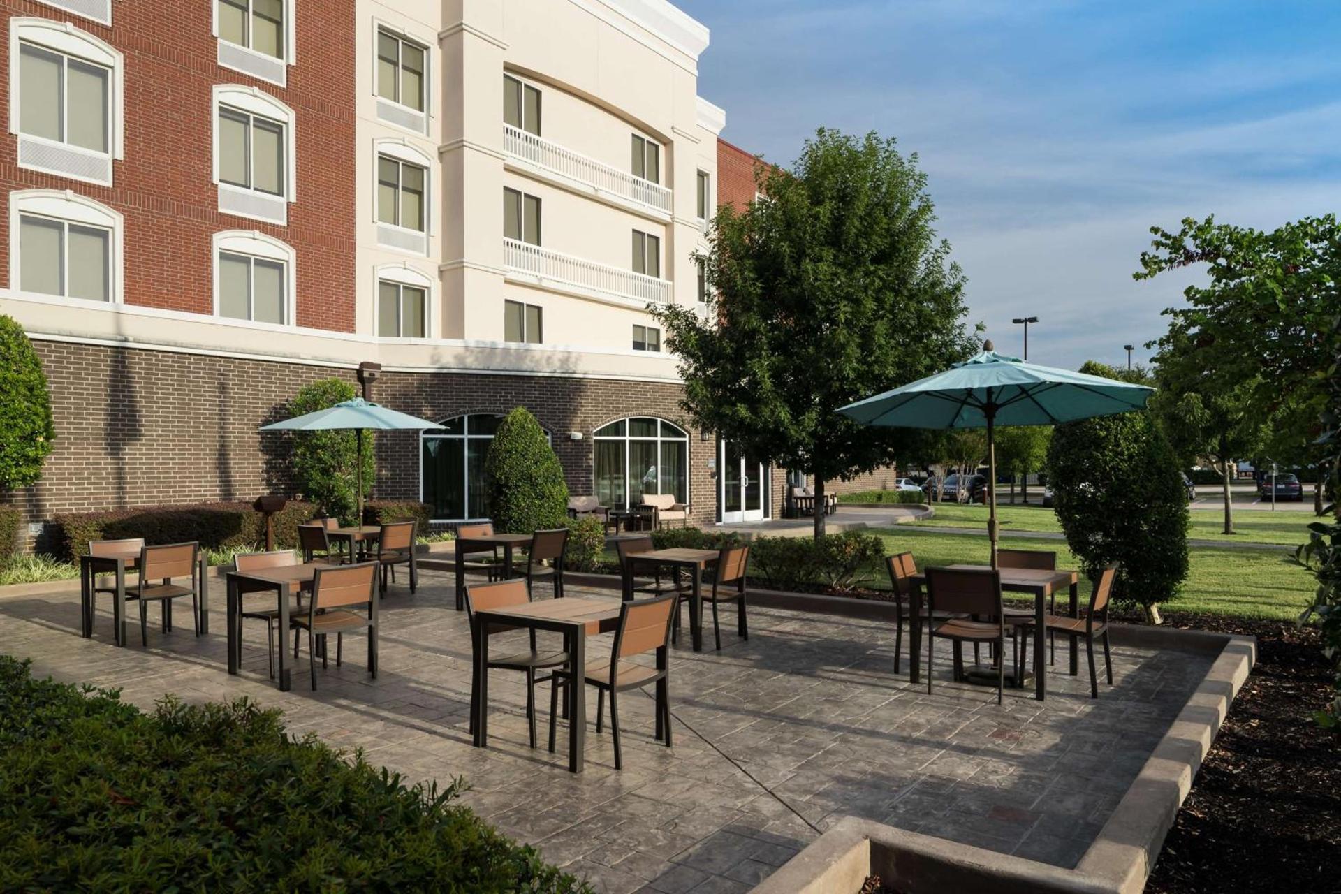 Hilton Garden Inn DFW North Grapevine photo 2
