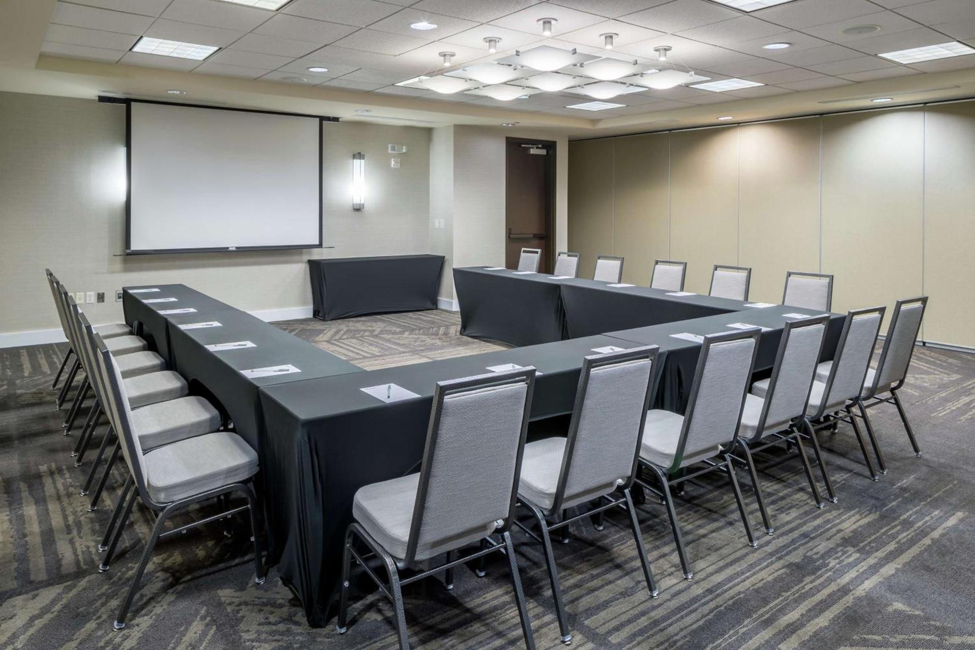 Hilton Garden Inn DFW North Grapevine photo 38