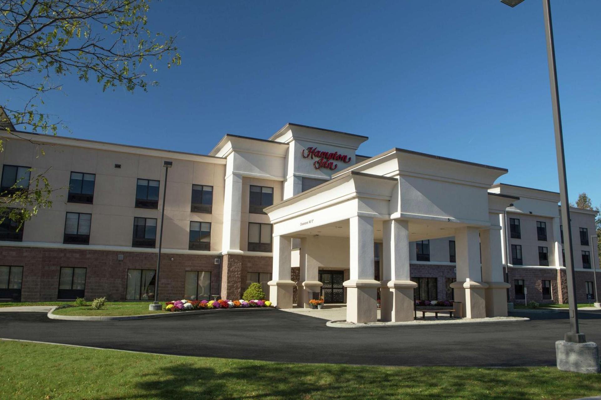 Hampton Inn Bennington photo 2