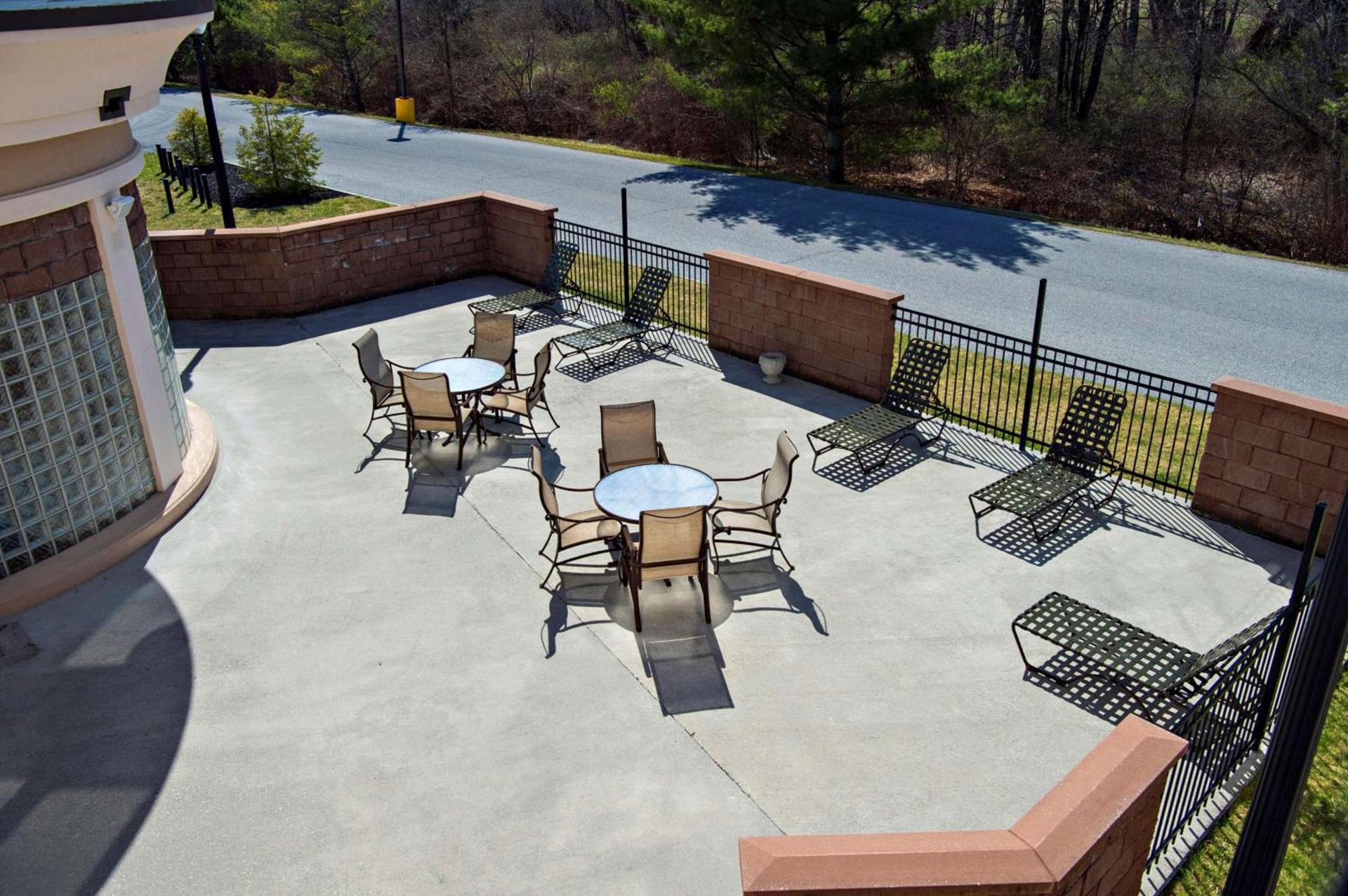 Hampton Inn Bennington photo 4