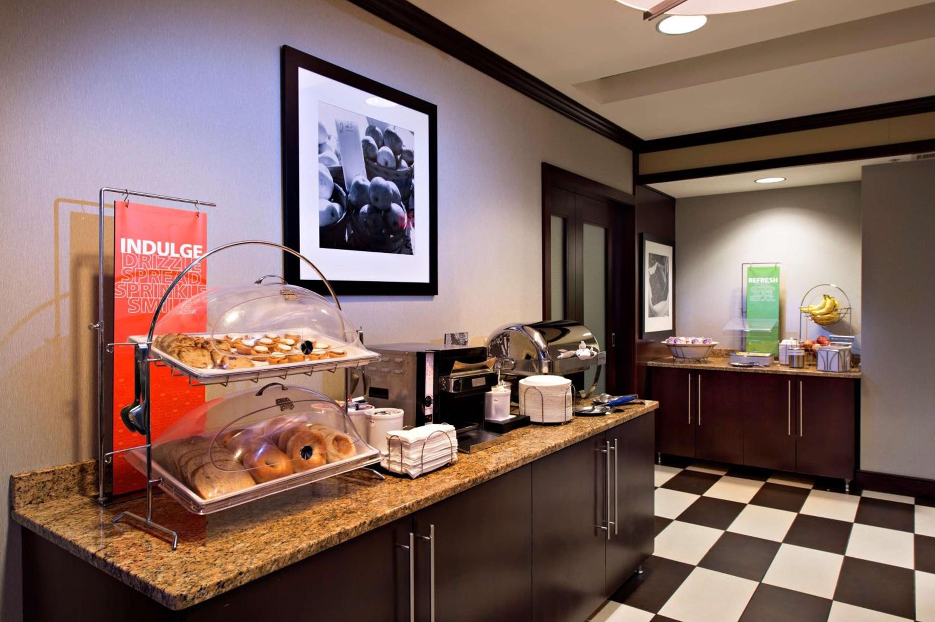 Hampton Inn Bennington photo 12