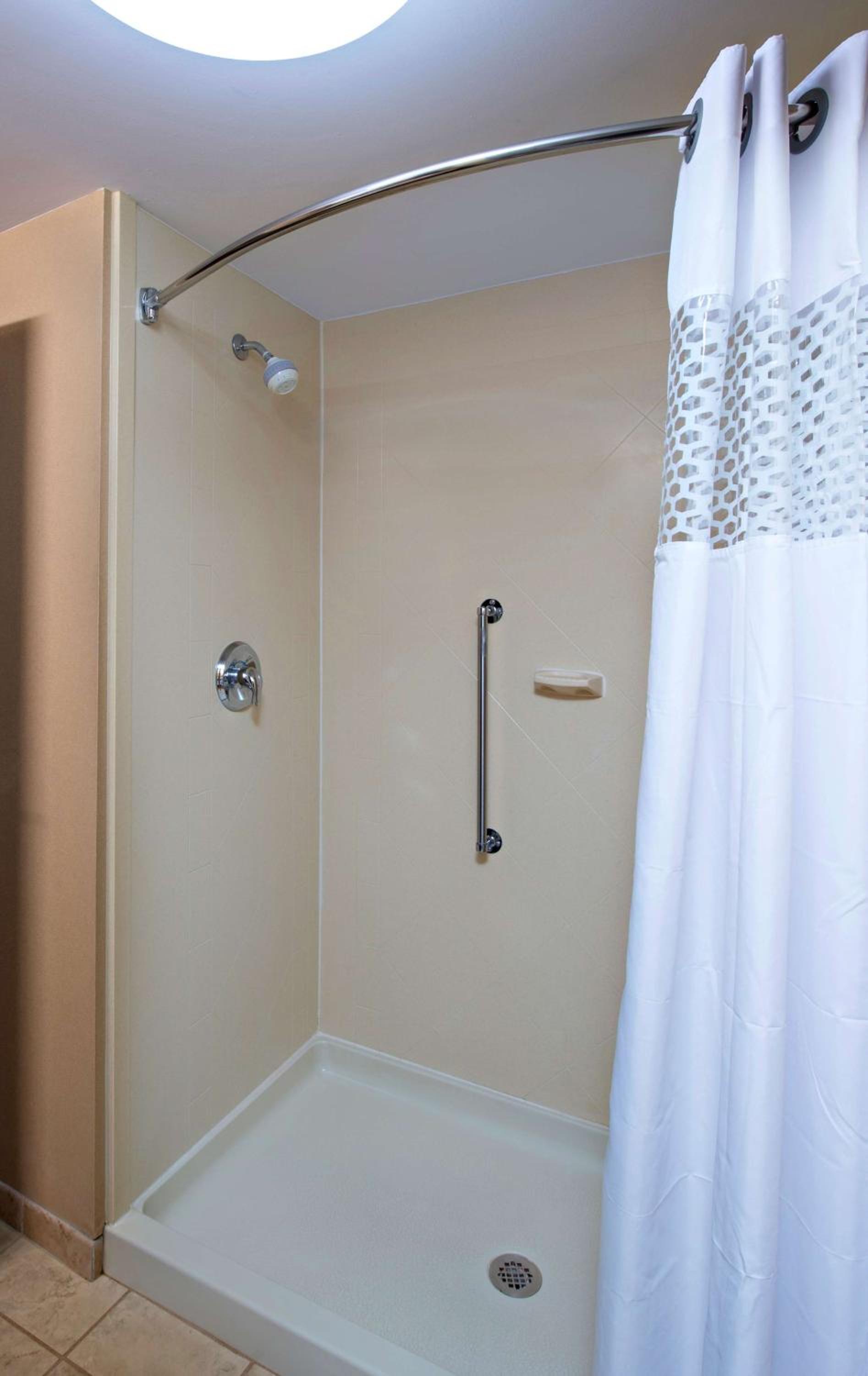 Hampton Inn Bennington photo 16