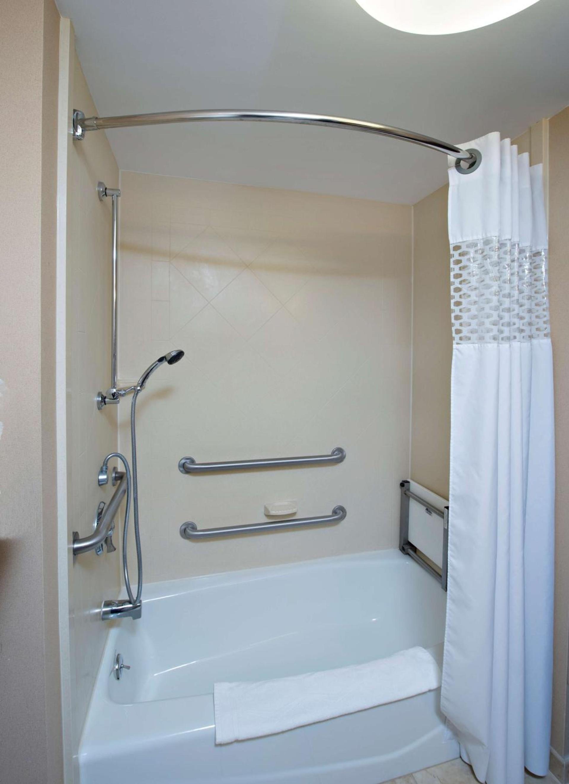 Hampton Inn Bennington photo 25