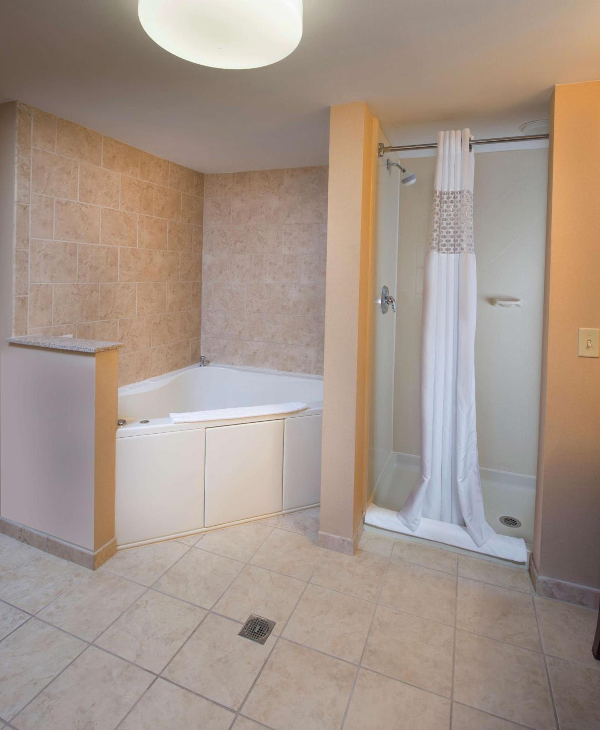 Hampton Inn Bennington photo 27