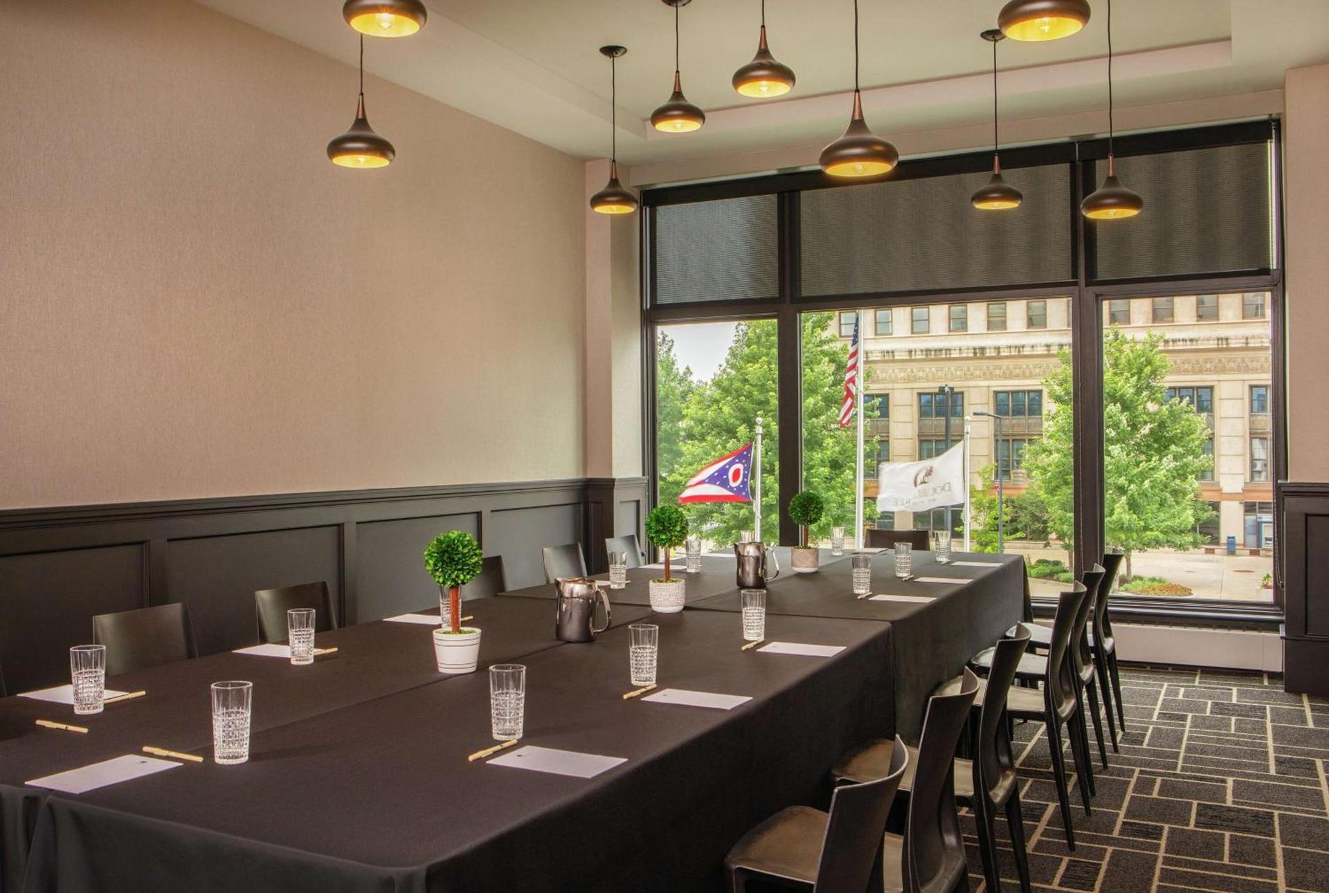 Doubletree By Hilton Youngstown Downtown photo 12