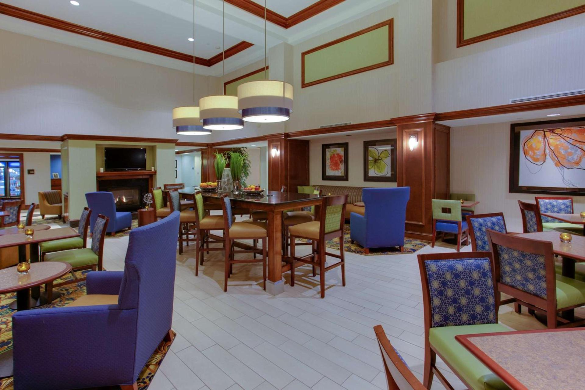 Hampton Inn and Suites Fredericksburg South photo 8