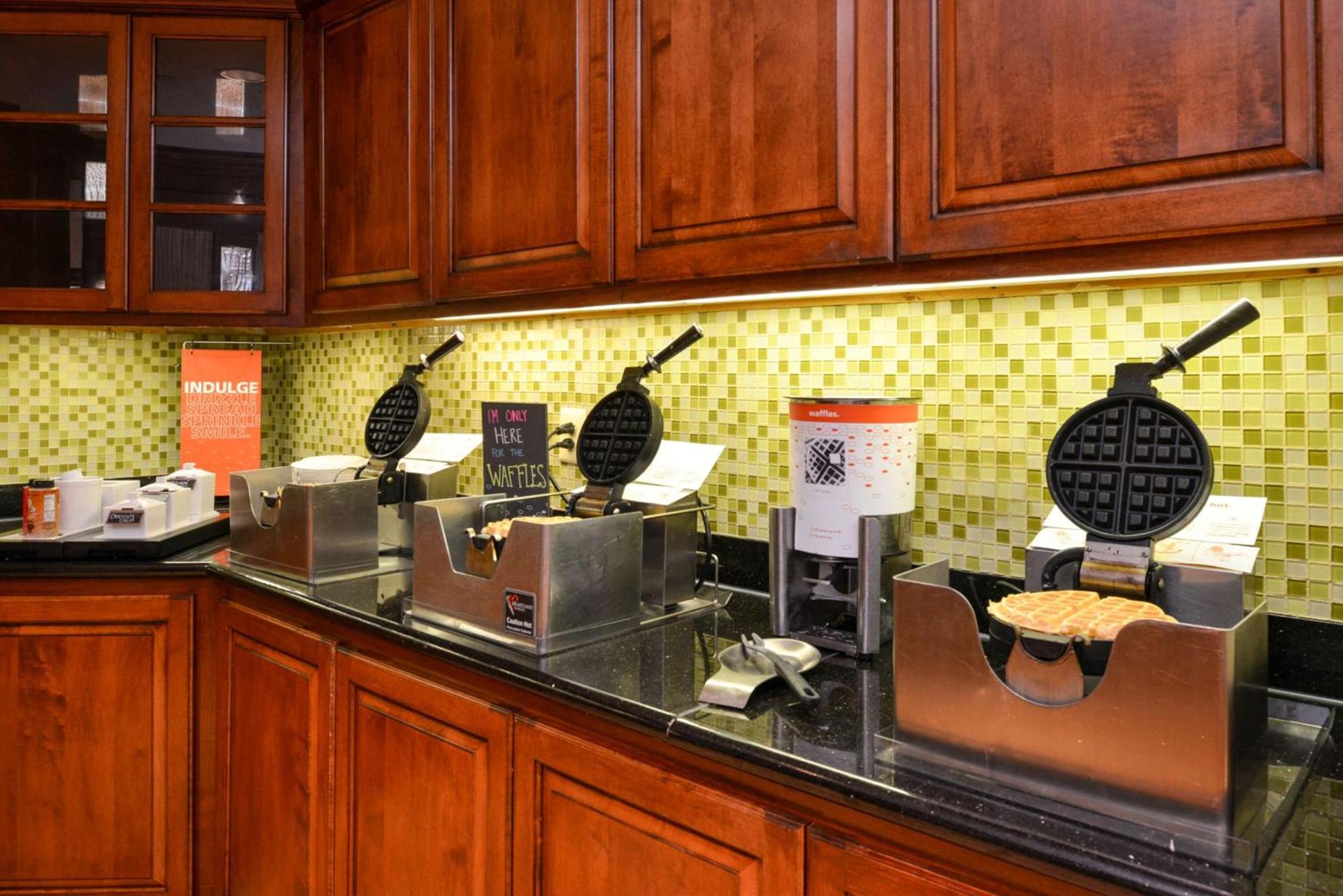 Hampton Inn and Suites Fredericksburg South photo 15