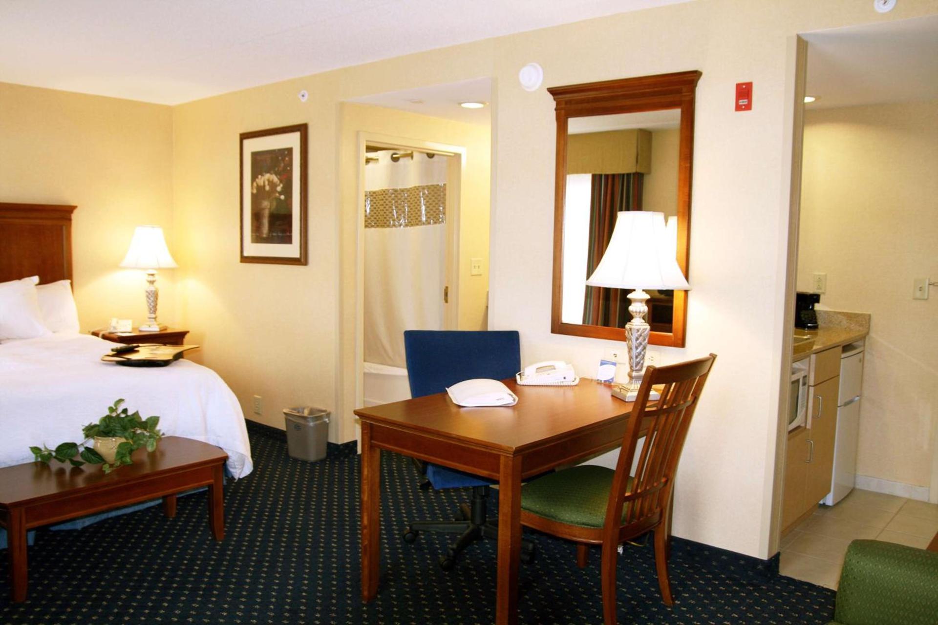 Hampton Inn and Suites Fredericksburg South photo 23