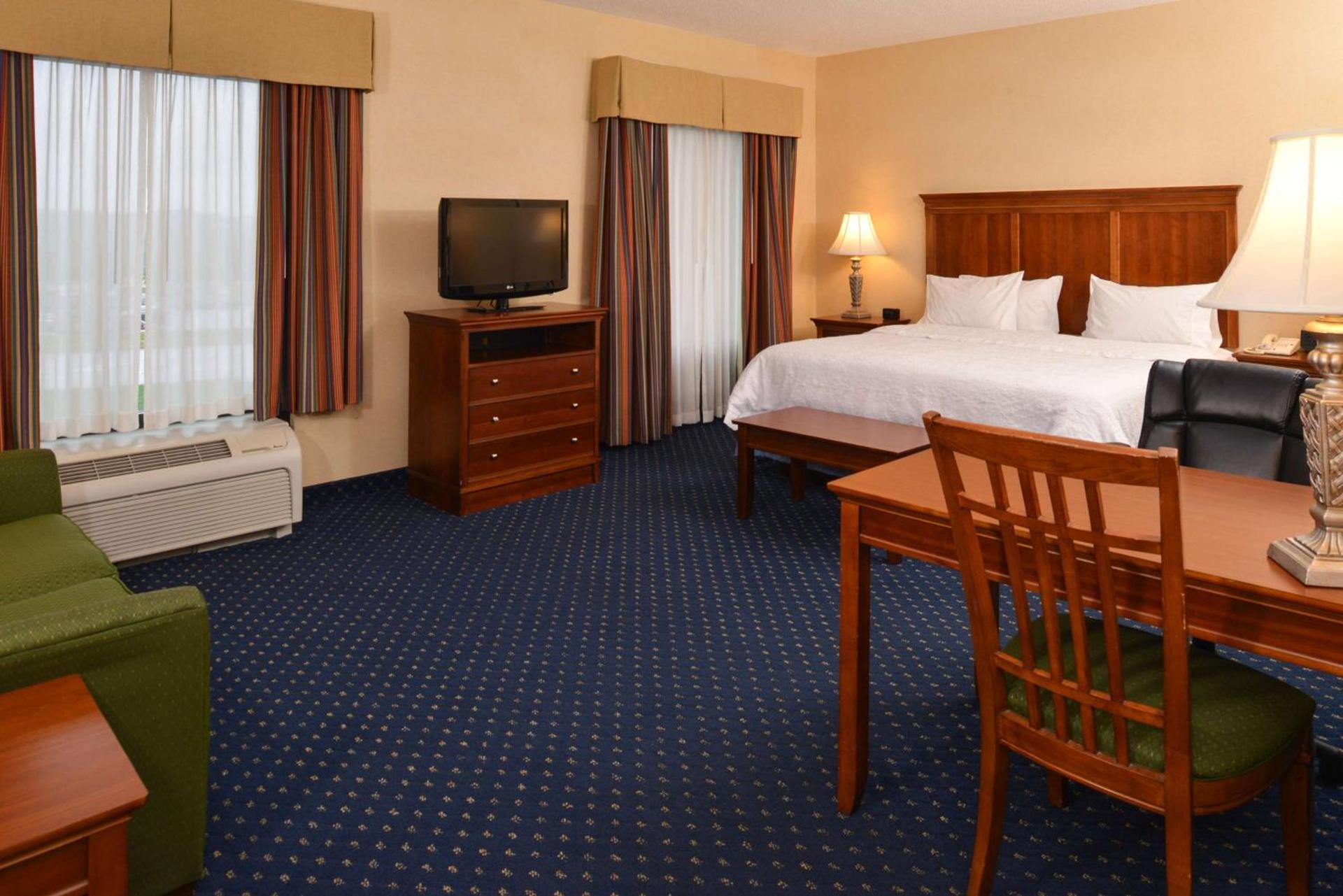Hampton Inn and Suites Fredericksburg South photo 24
