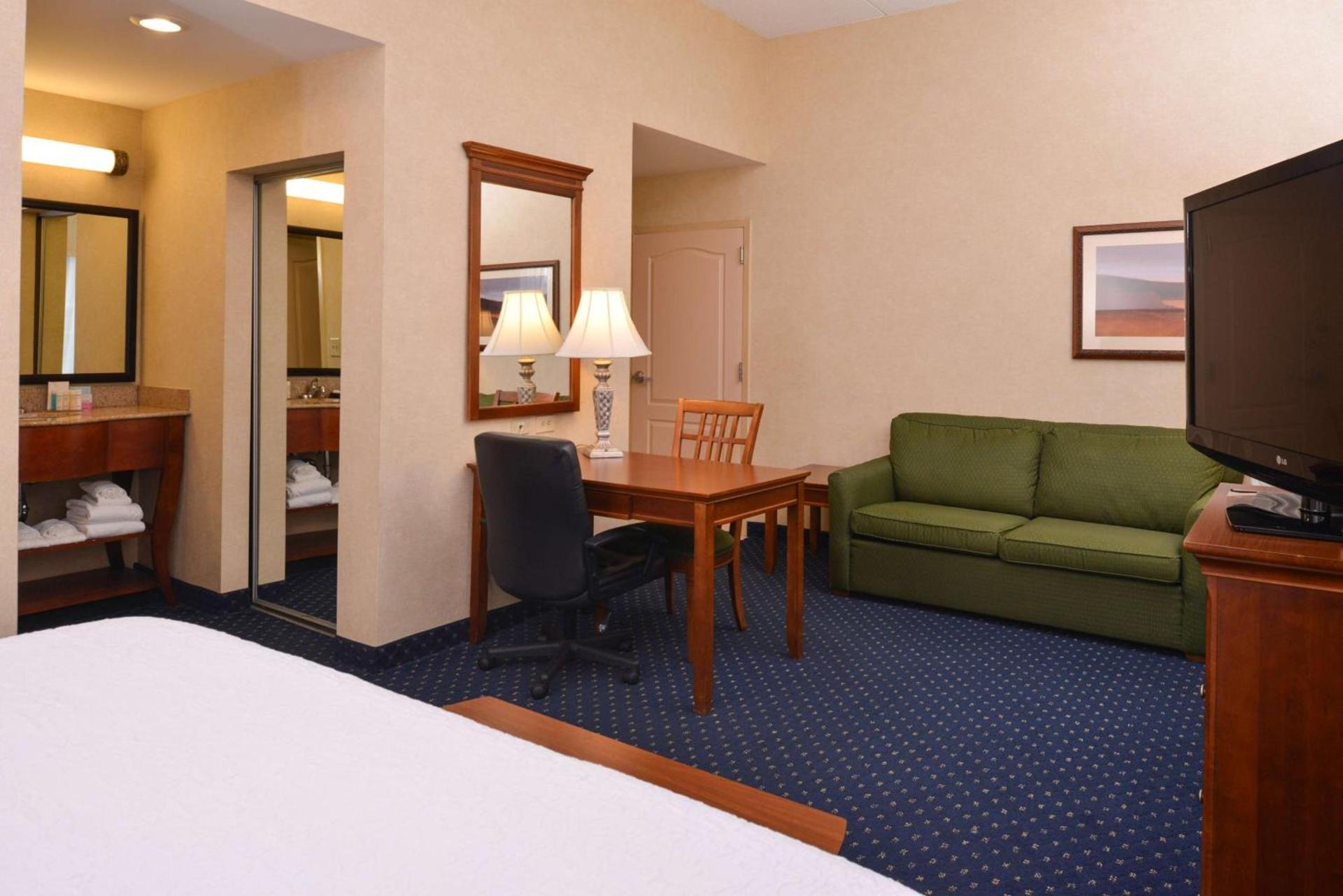 Hampton Inn and Suites Fredericksburg South photo 27