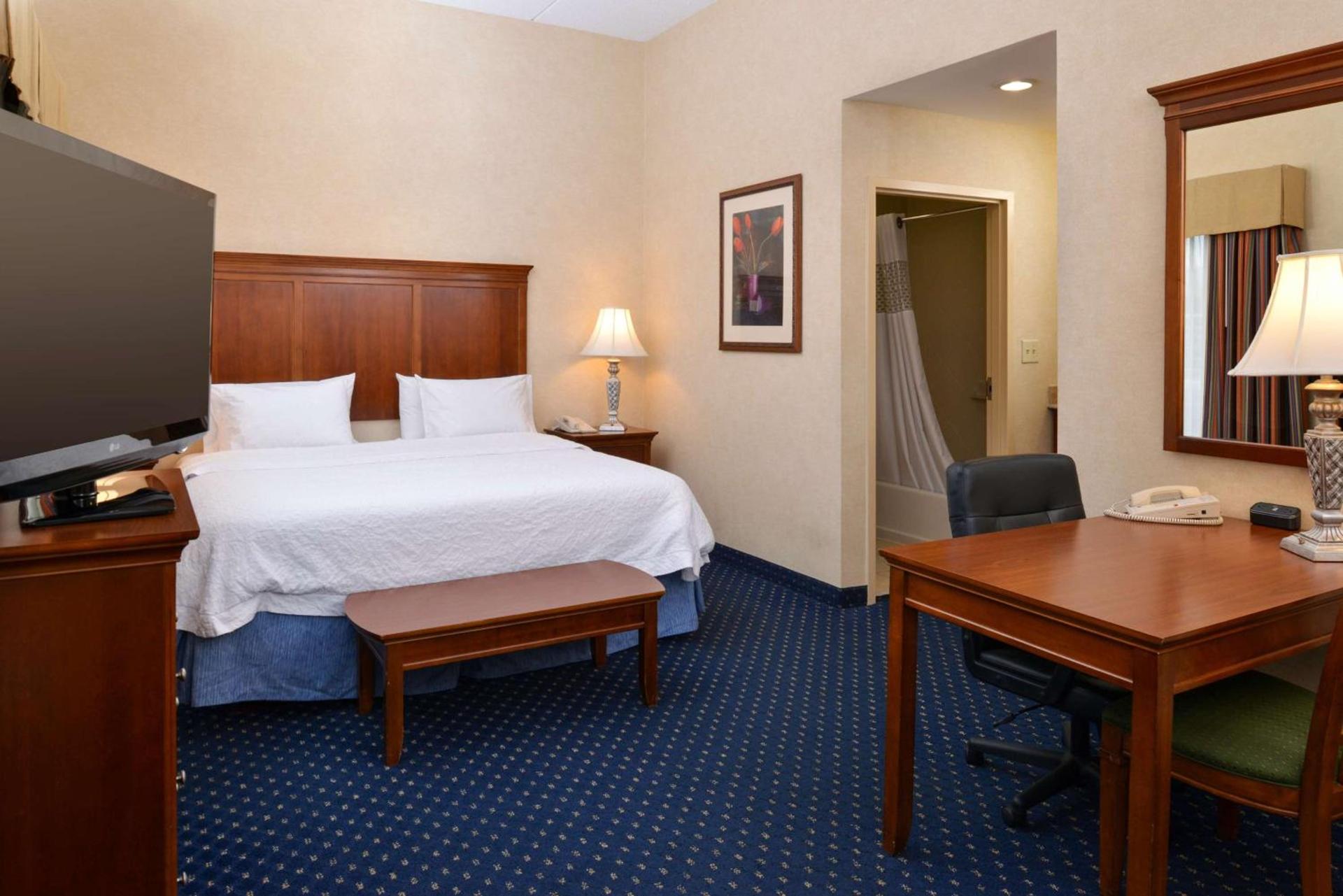 Hampton Inn and Suites Fredericksburg South photo 33