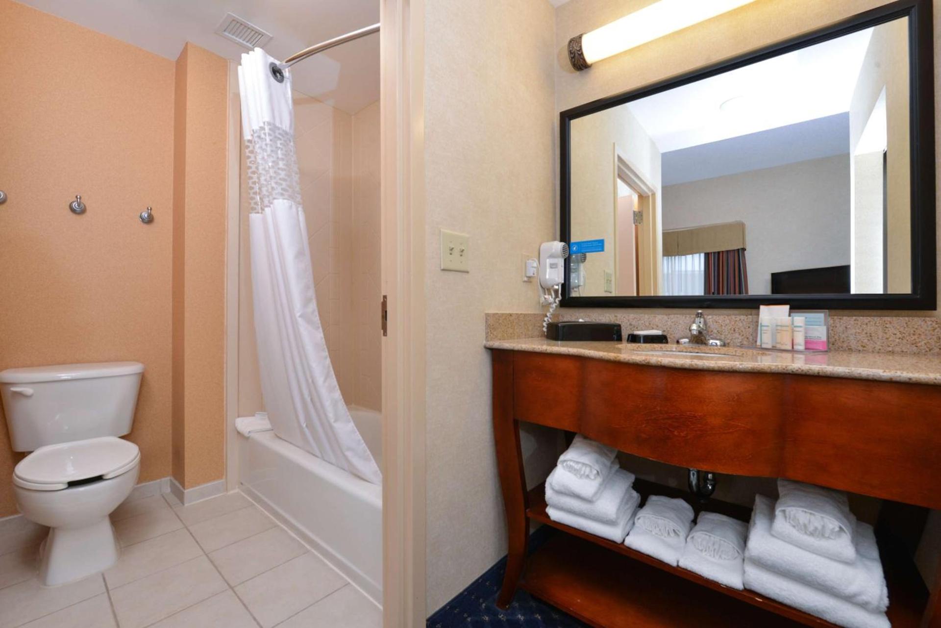 Hampton Inn and Suites Fredericksburg South photo 34