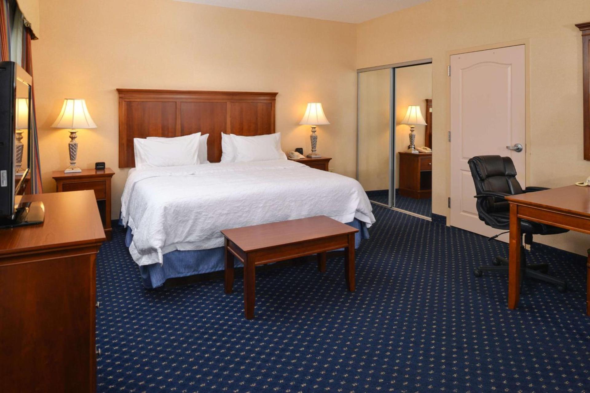 Hampton Inn and Suites Fredericksburg South photo 38