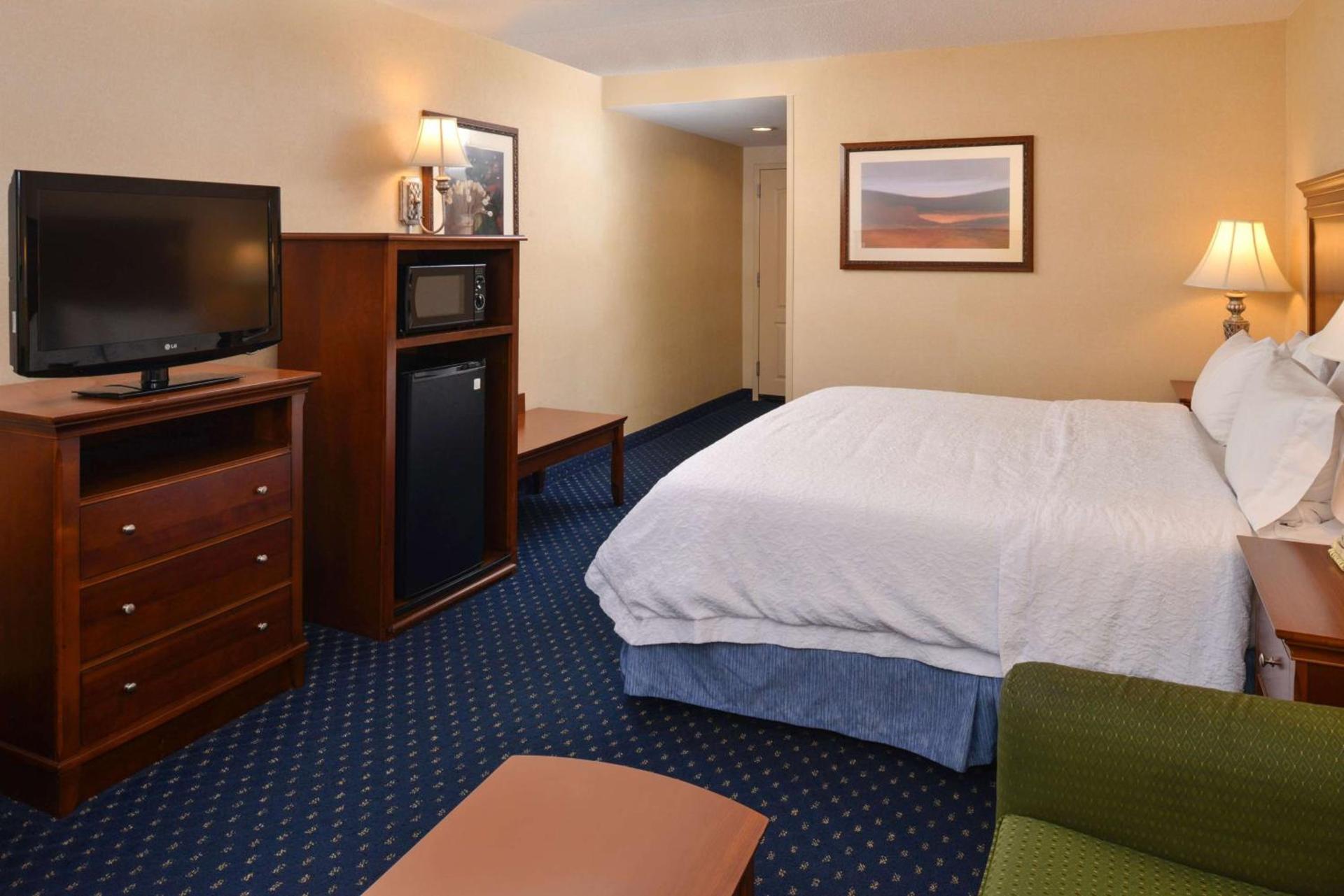Hampton Inn and Suites Fredericksburg South photo 41