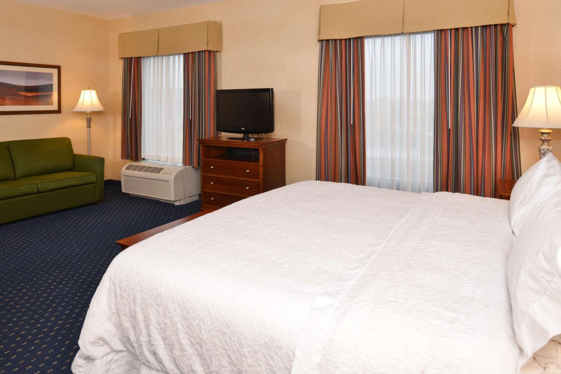 Hampton Inn and Suites Fredericksburg South photo 45