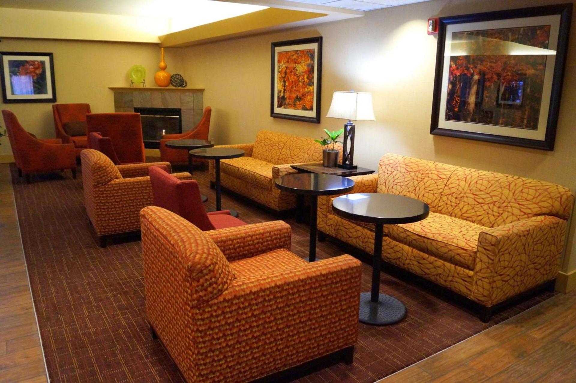 Hampton Inn Altoona photo 3