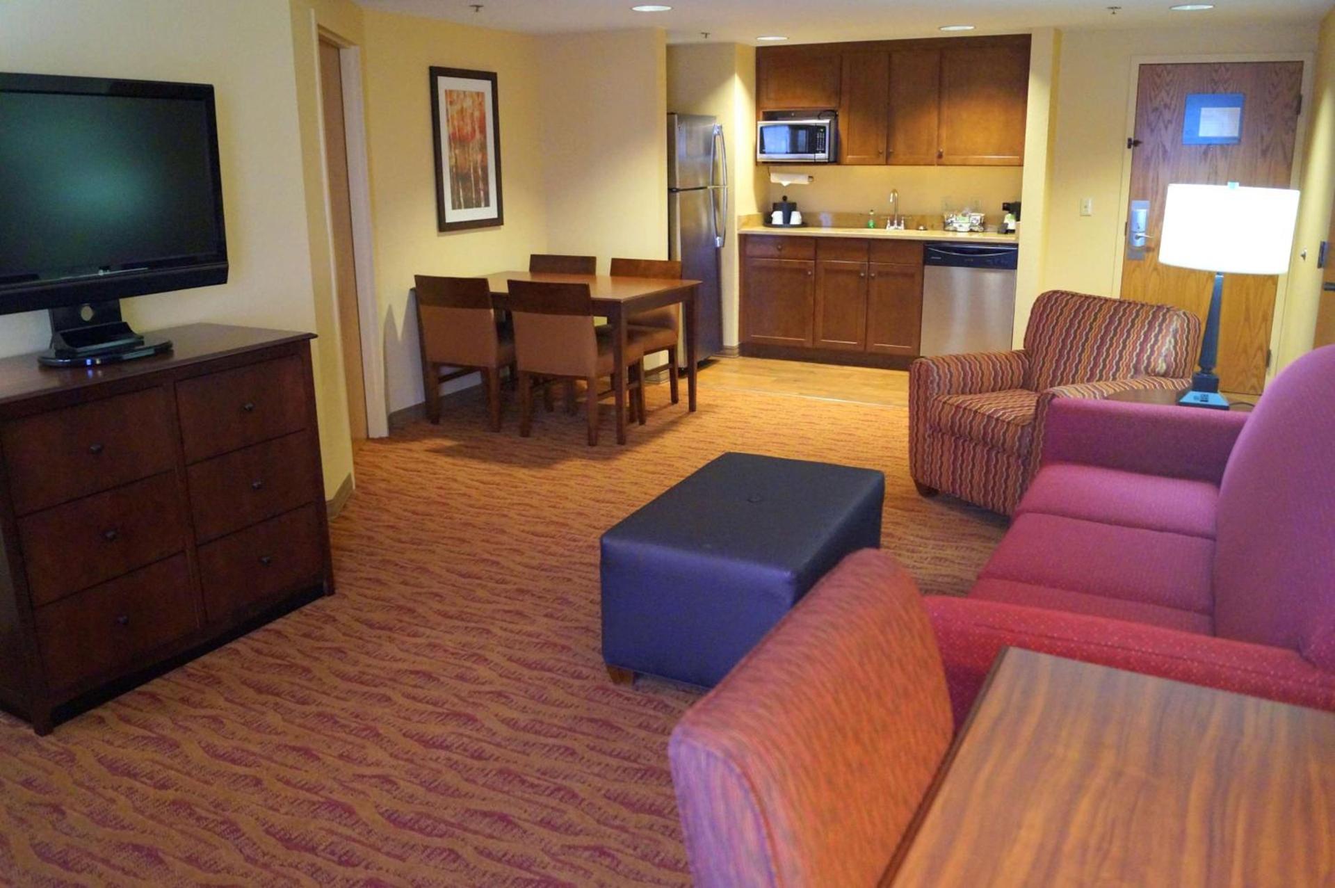 Hampton Inn Altoona photo 7
