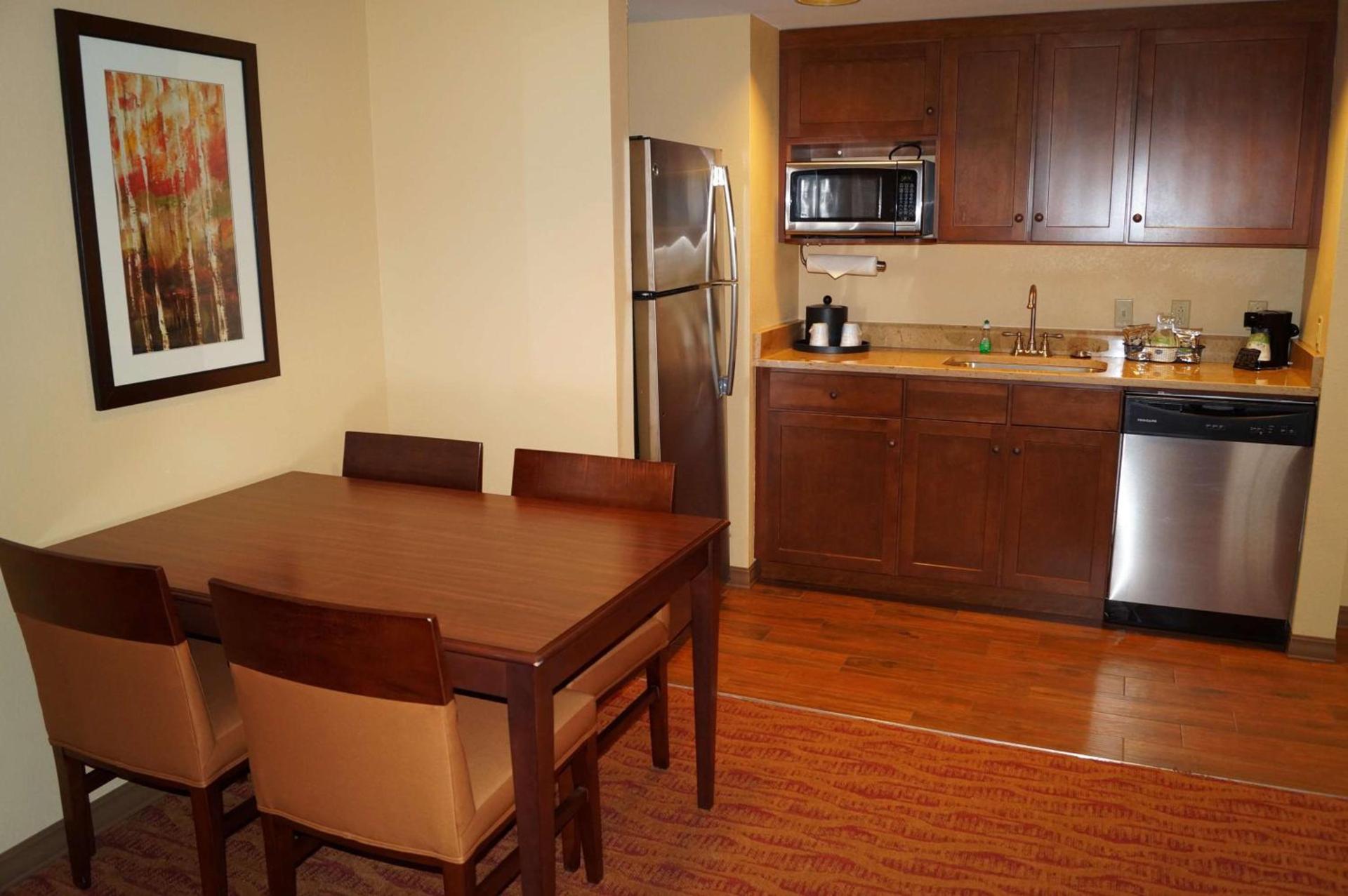 Hampton Inn Altoona photo 10
