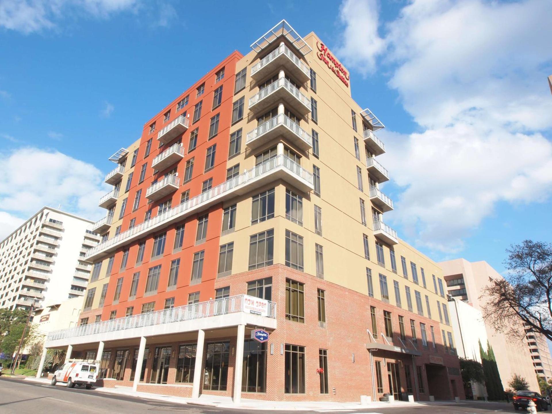 Hampton Inn and Suites Austin University Capitol photo 1