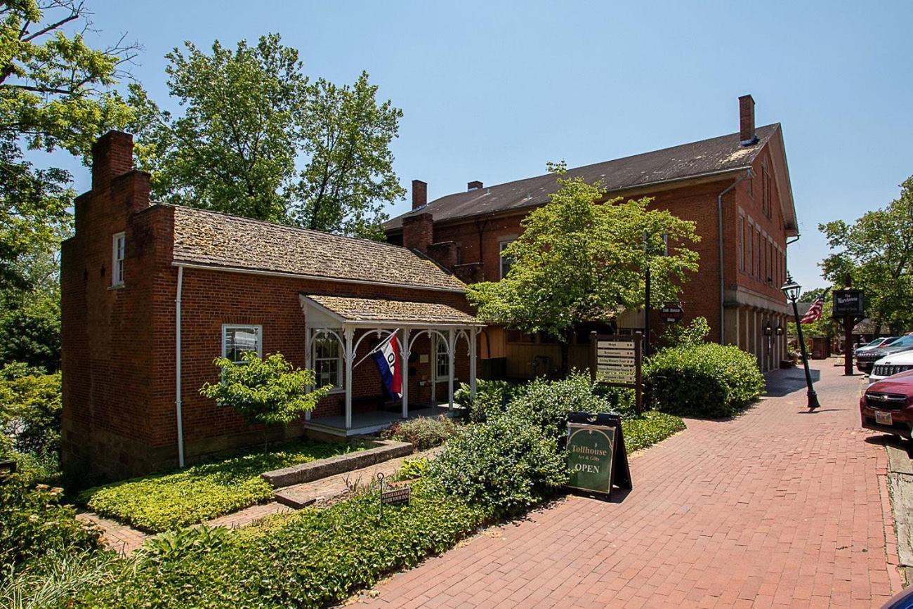Country Squire inn and suites photo 5