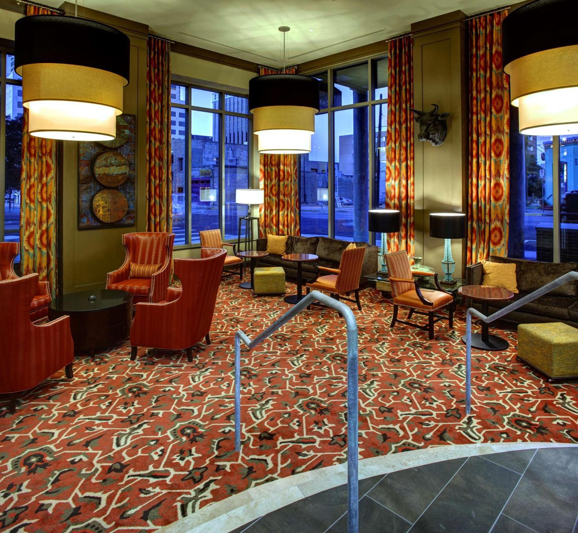Hampton Inn and Suites Austin University Capitol photo 6