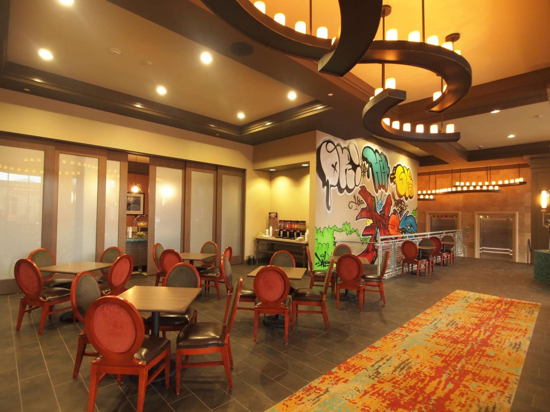 Hampton Inn and Suites Austin University Capitol photo 11