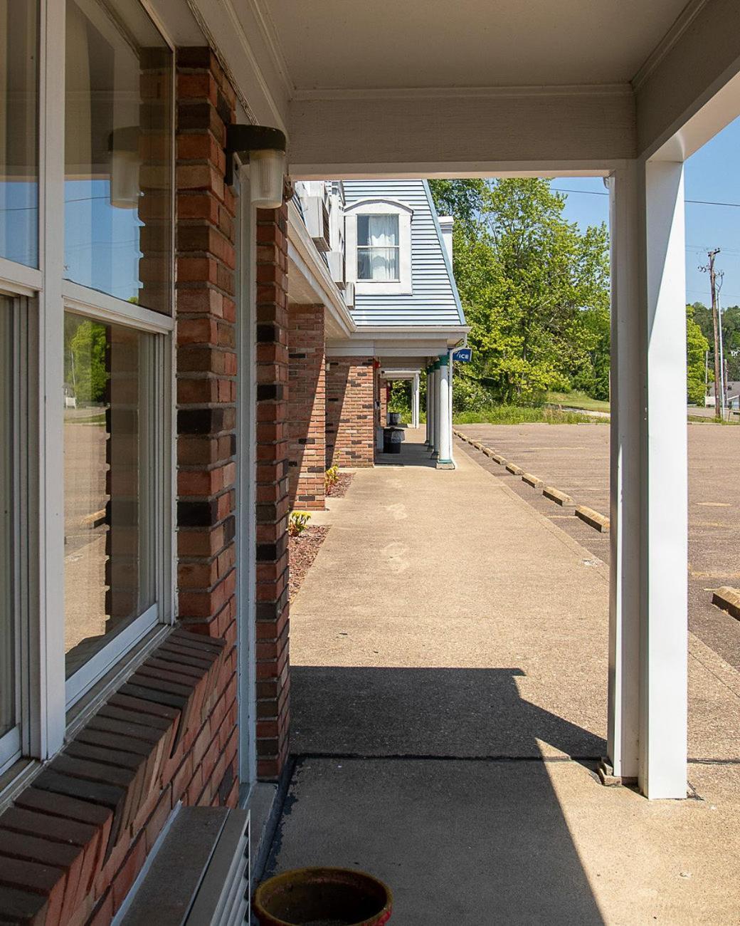Country Squire inn and suites photo 20