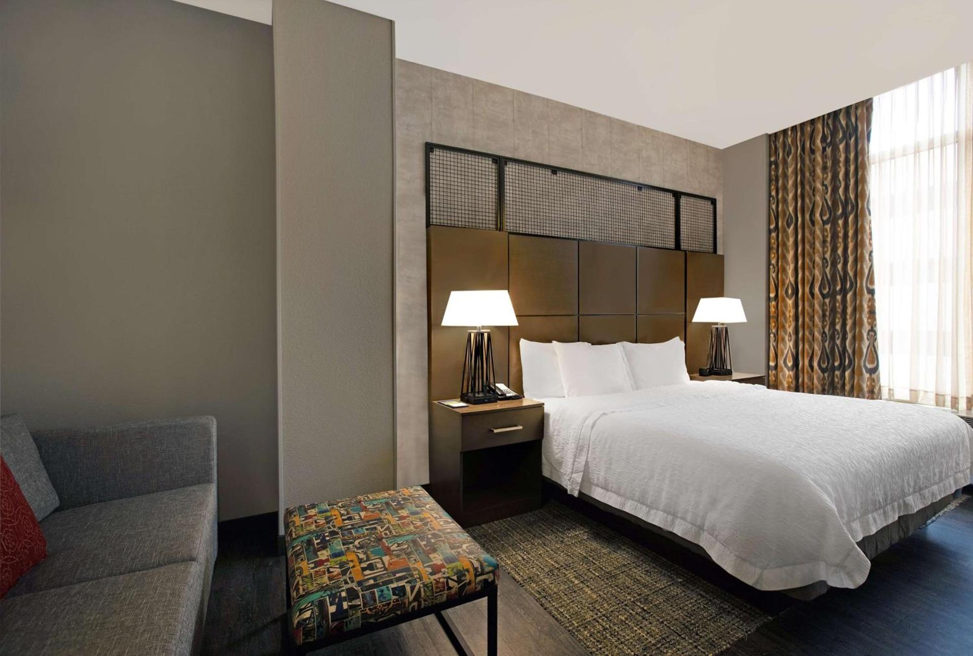 Hampton Inn and Suites Austin University Capitol photo 27