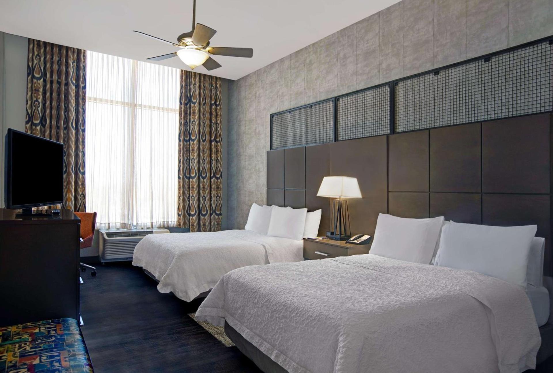 Hampton Inn and Suites Austin University Capitol photo 31