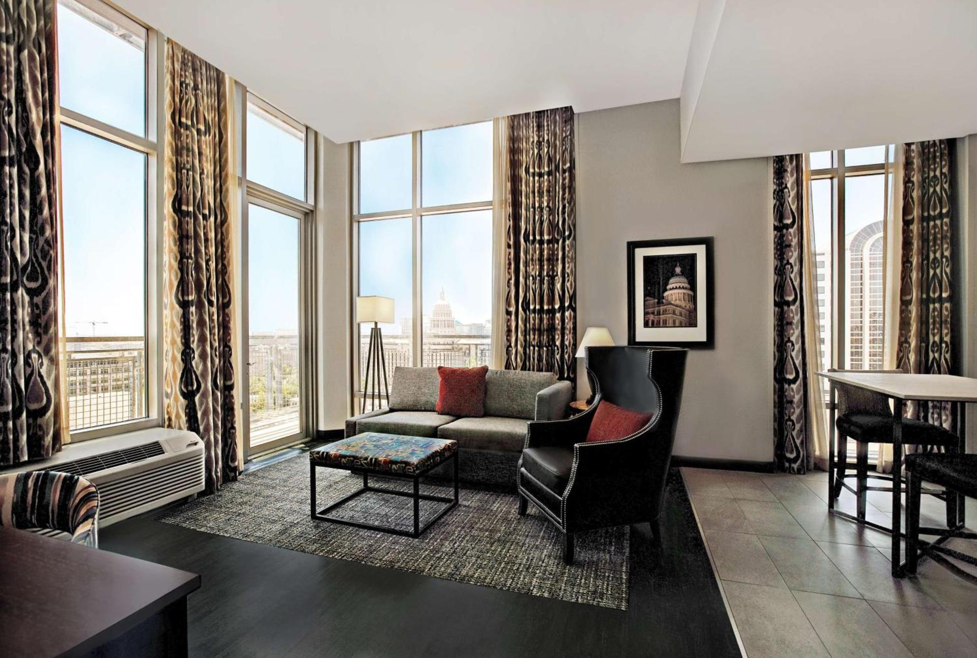 Hampton Inn and Suites Austin University Capitol photo 45