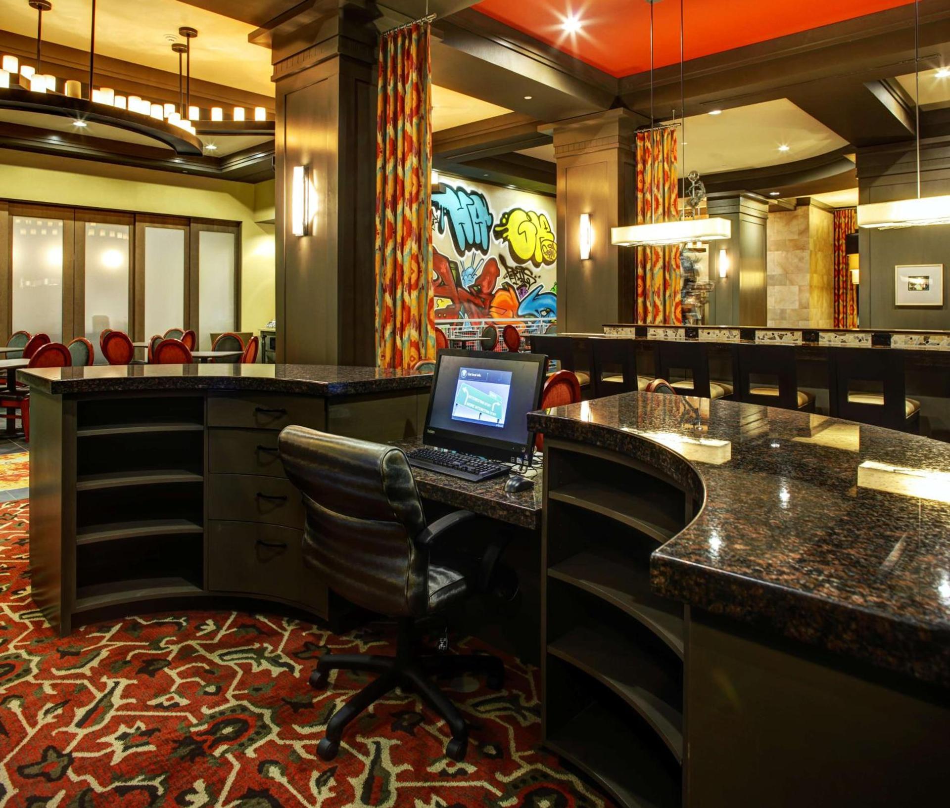 Hampton Inn and Suites Austin University Capitol photo 56