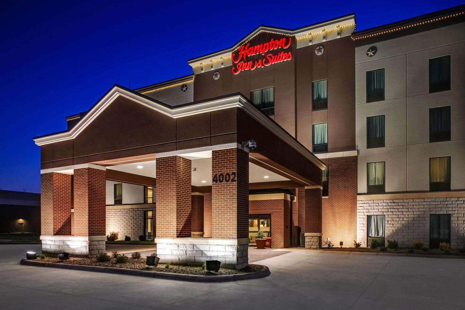 Hampton Inn & Suites by Hilton Dodge City Boot Hill Casino photo 2
