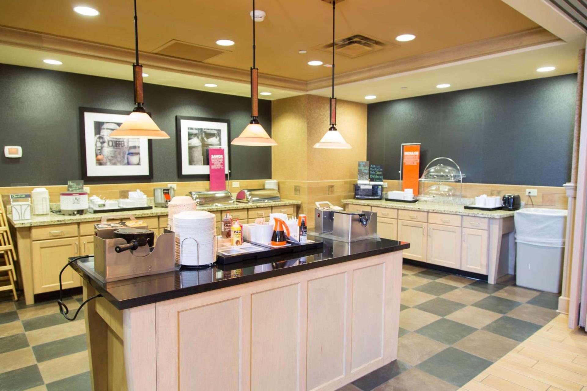 Hampton Inn & Suites by Hilton Dodge City Boot Hill Casino photo 11