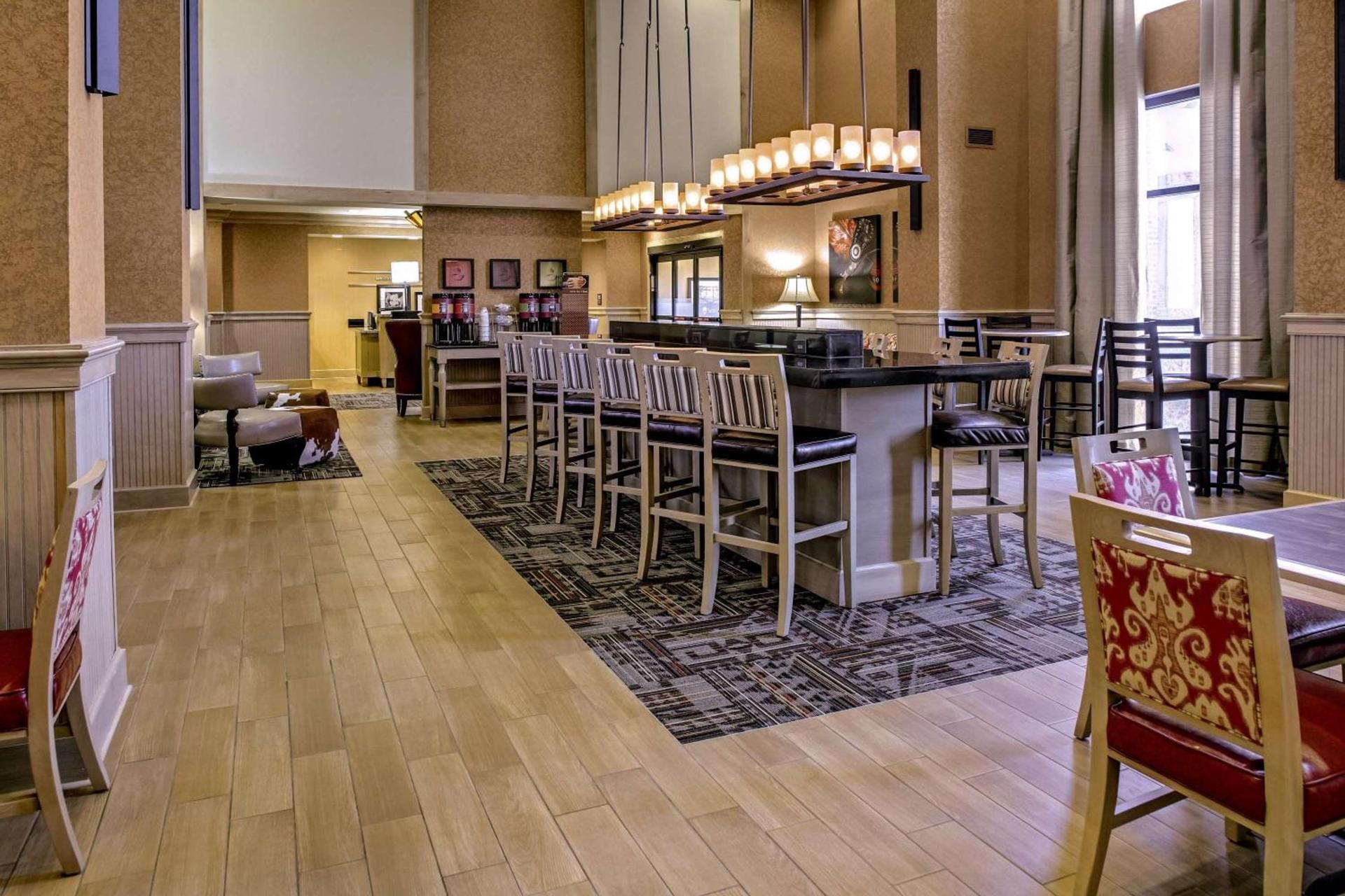 Hampton Inn & Suites by Hilton Dodge City Boot Hill Casino photo 13