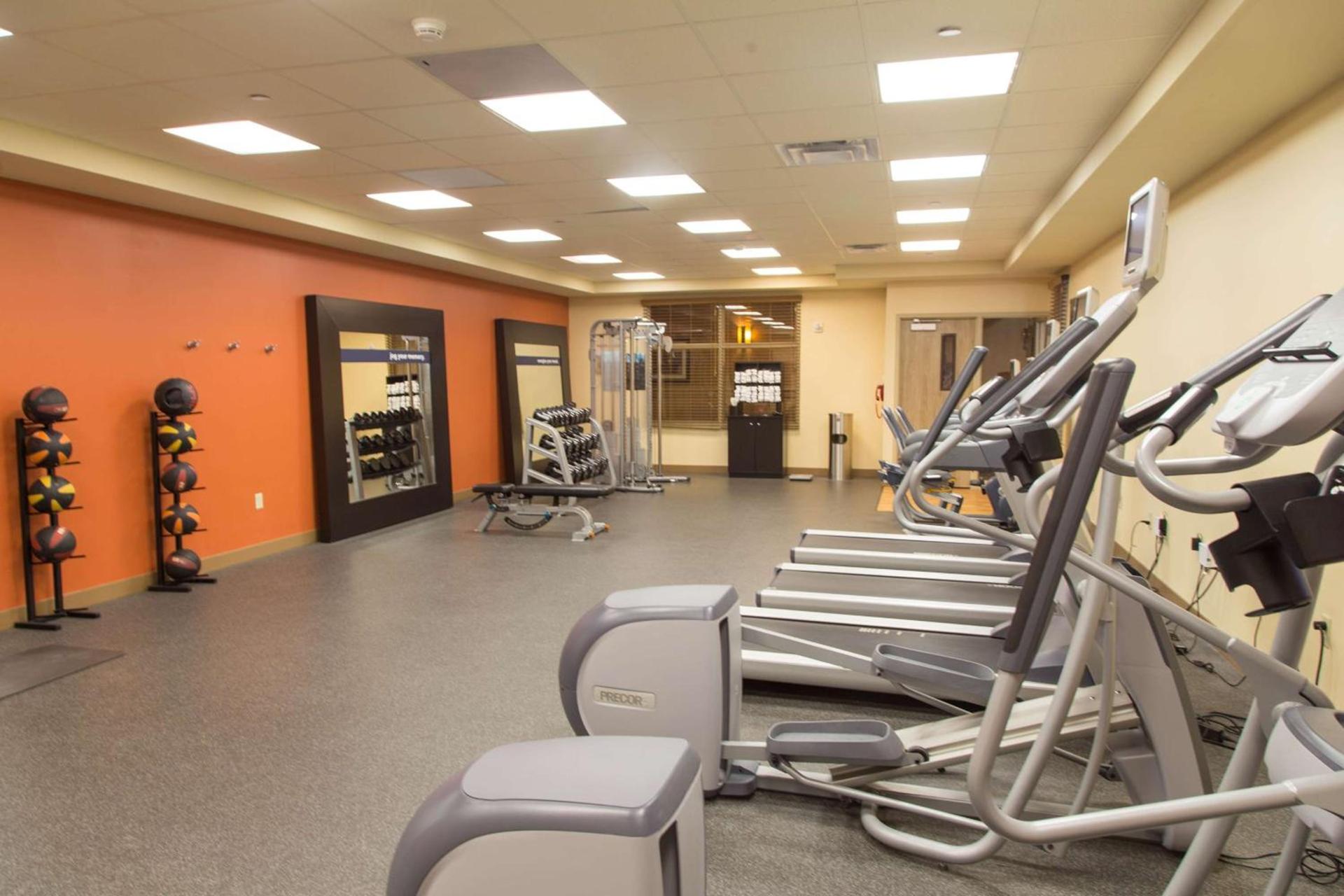 Hampton Inn & Suites by Hilton Dodge City Boot Hill Casino photo 17