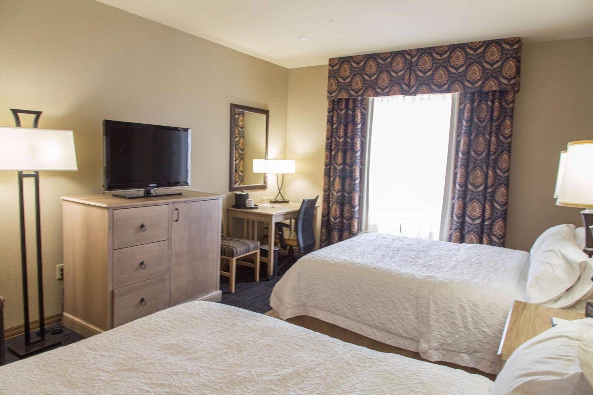 Hampton Inn & Suites by Hilton Dodge City Boot Hill Casino photo 18
