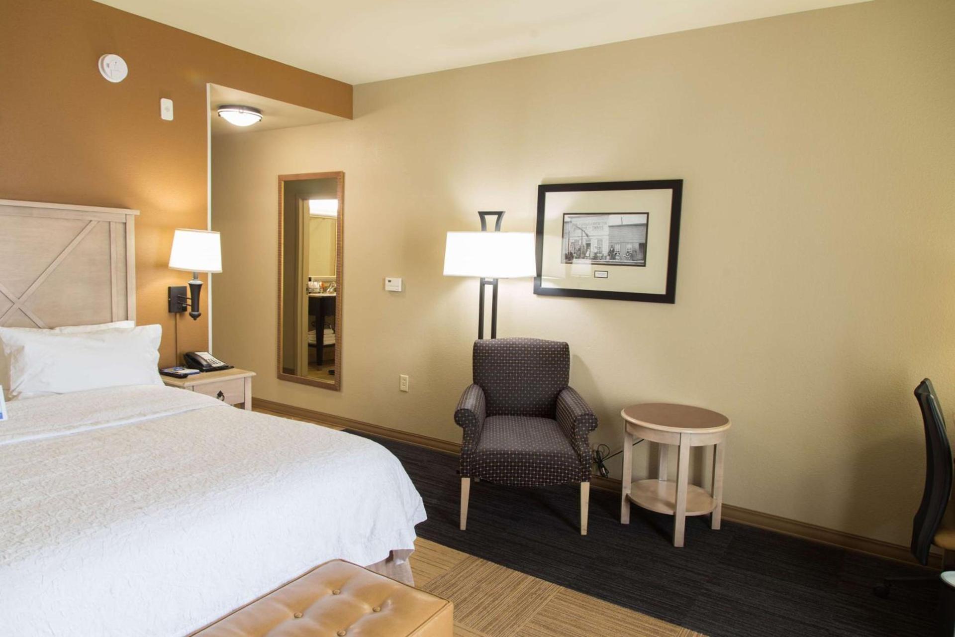 Hampton Inn & Suites by Hilton Dodge City Boot Hill Casino photo 19