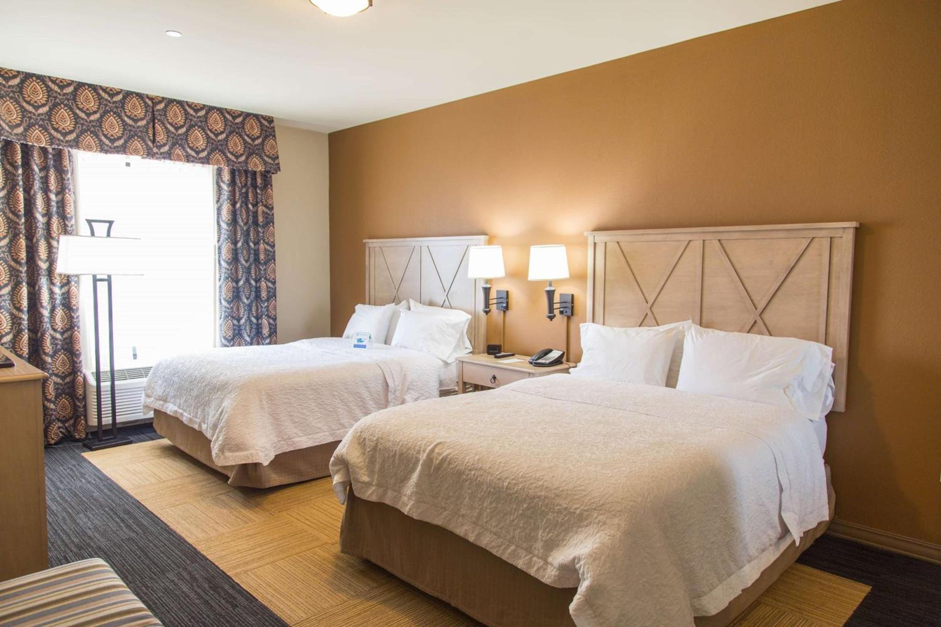 Hampton Inn & Suites by Hilton Dodge City Boot Hill Casino photo 22