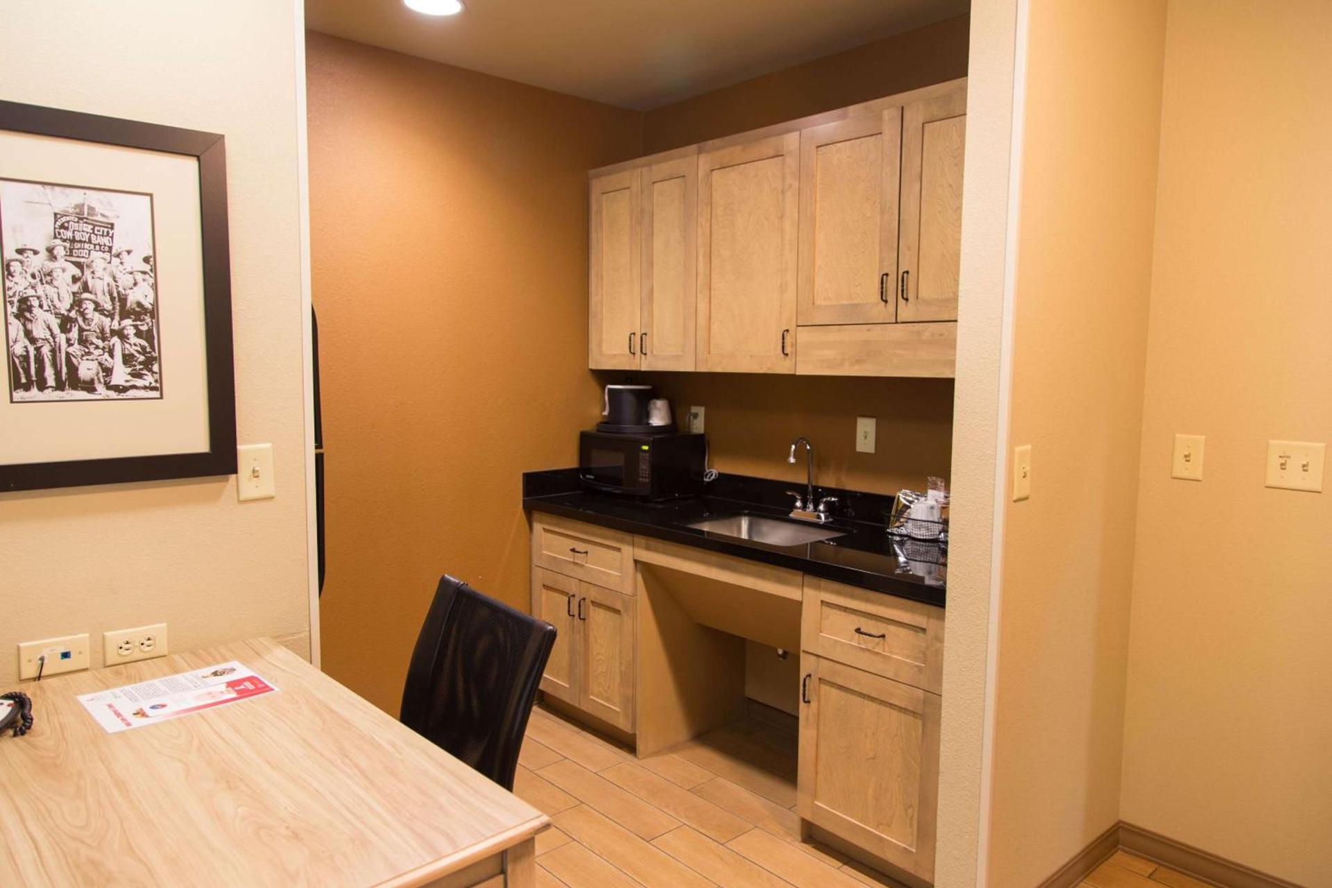 Hampton Inn & Suites by Hilton Dodge City Boot Hill Casino photo 39