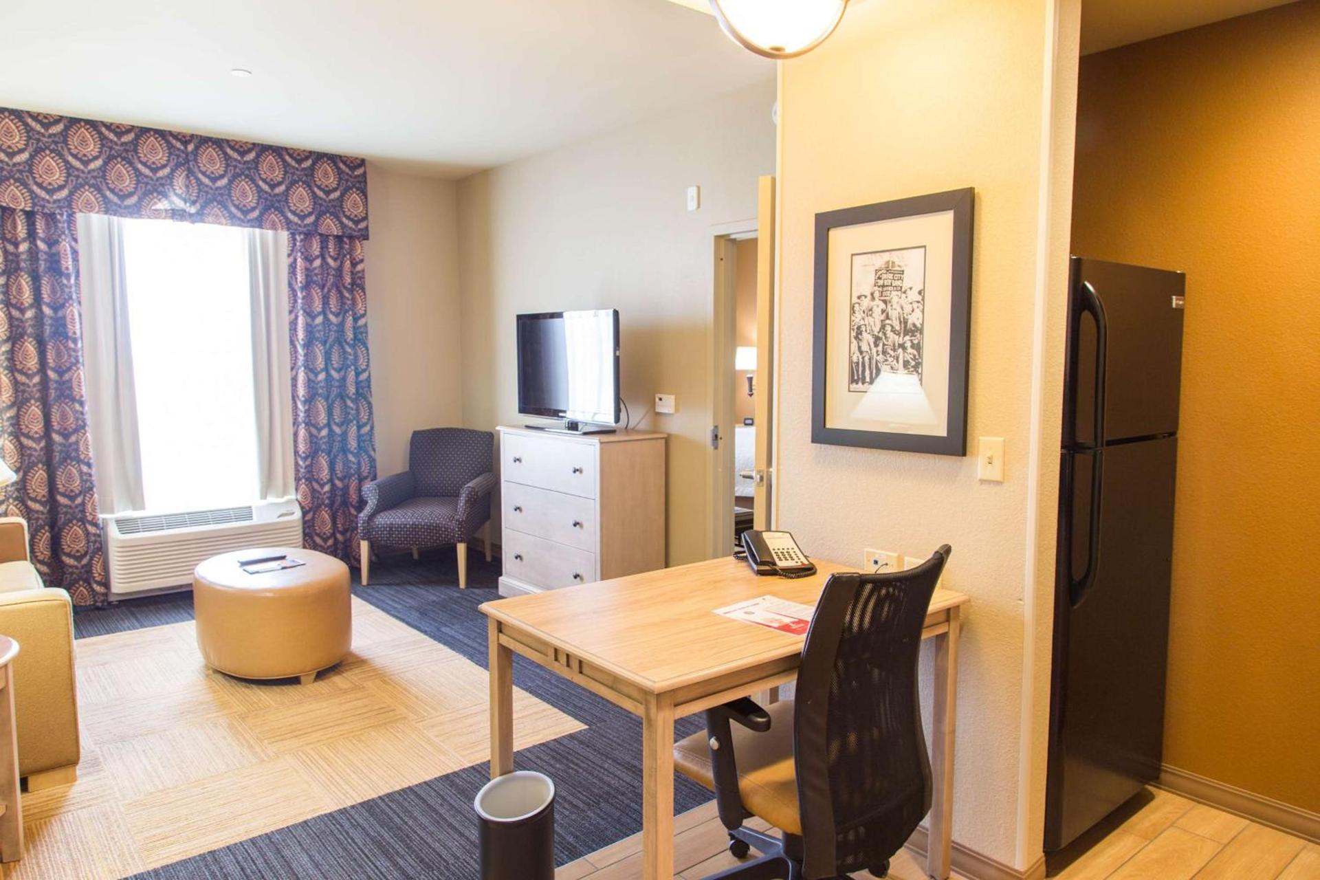 Hampton Inn & Suites by Hilton Dodge City Boot Hill Casino photo 44